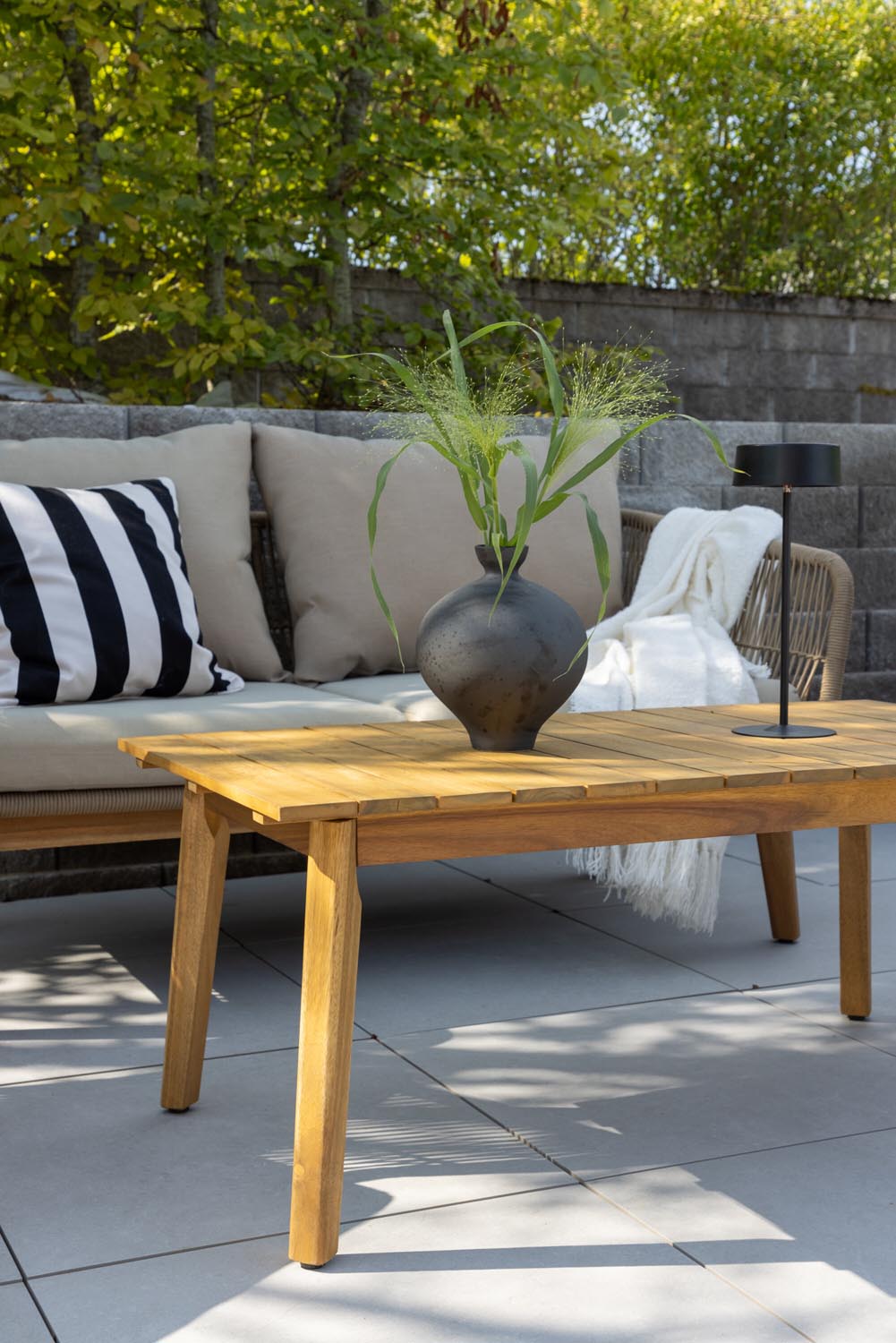 Chania Sofa Outdoorset 110cm in Latte präsentiert im Onlineshop von KAQTU Design AG. Loungeset ist von Venture Home