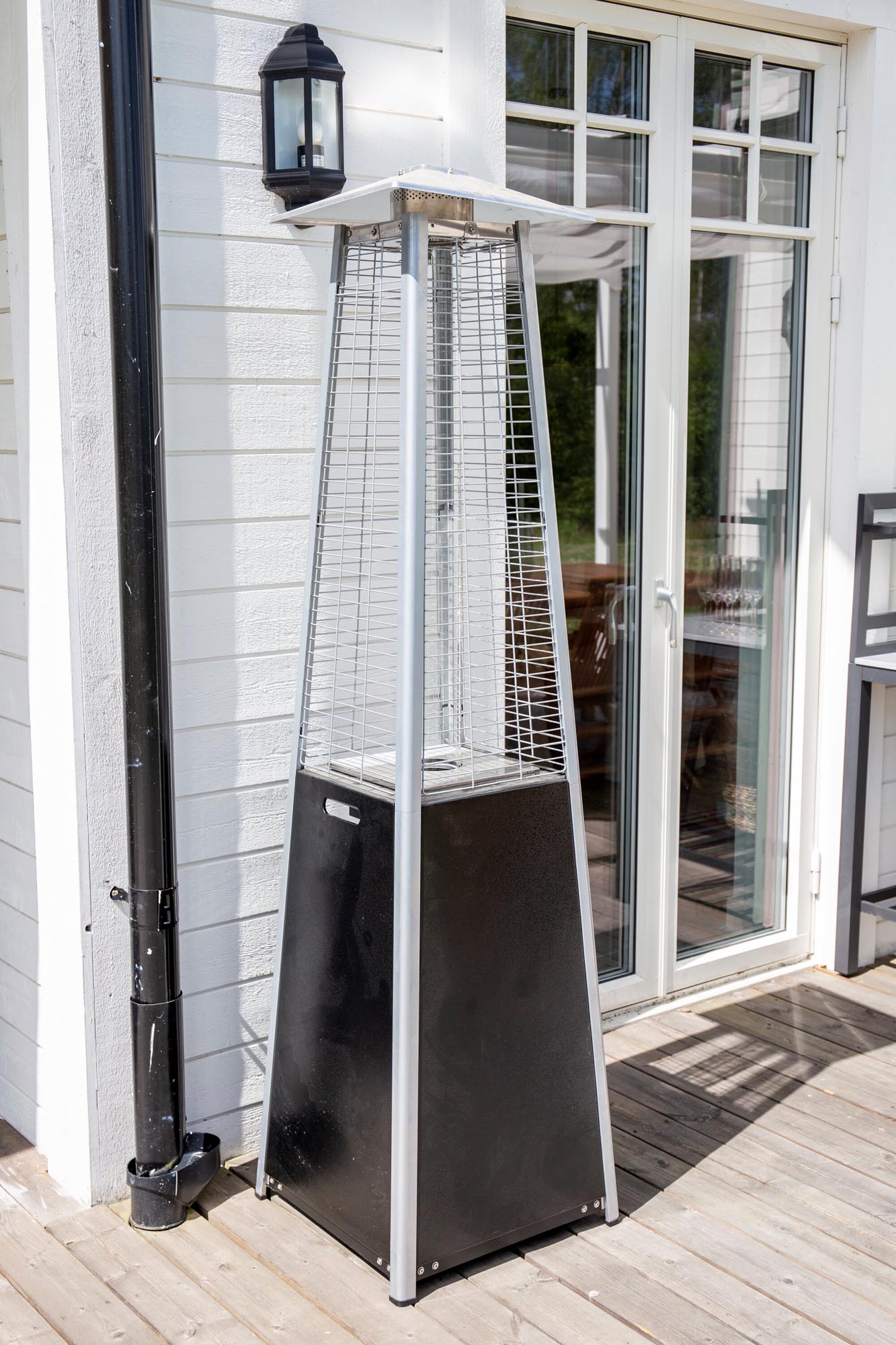 Hootie Square Heater in Silber präsentiert im Onlineshop von KAQTU Design AG. Outdoor-Accessoire ist von Venture Home