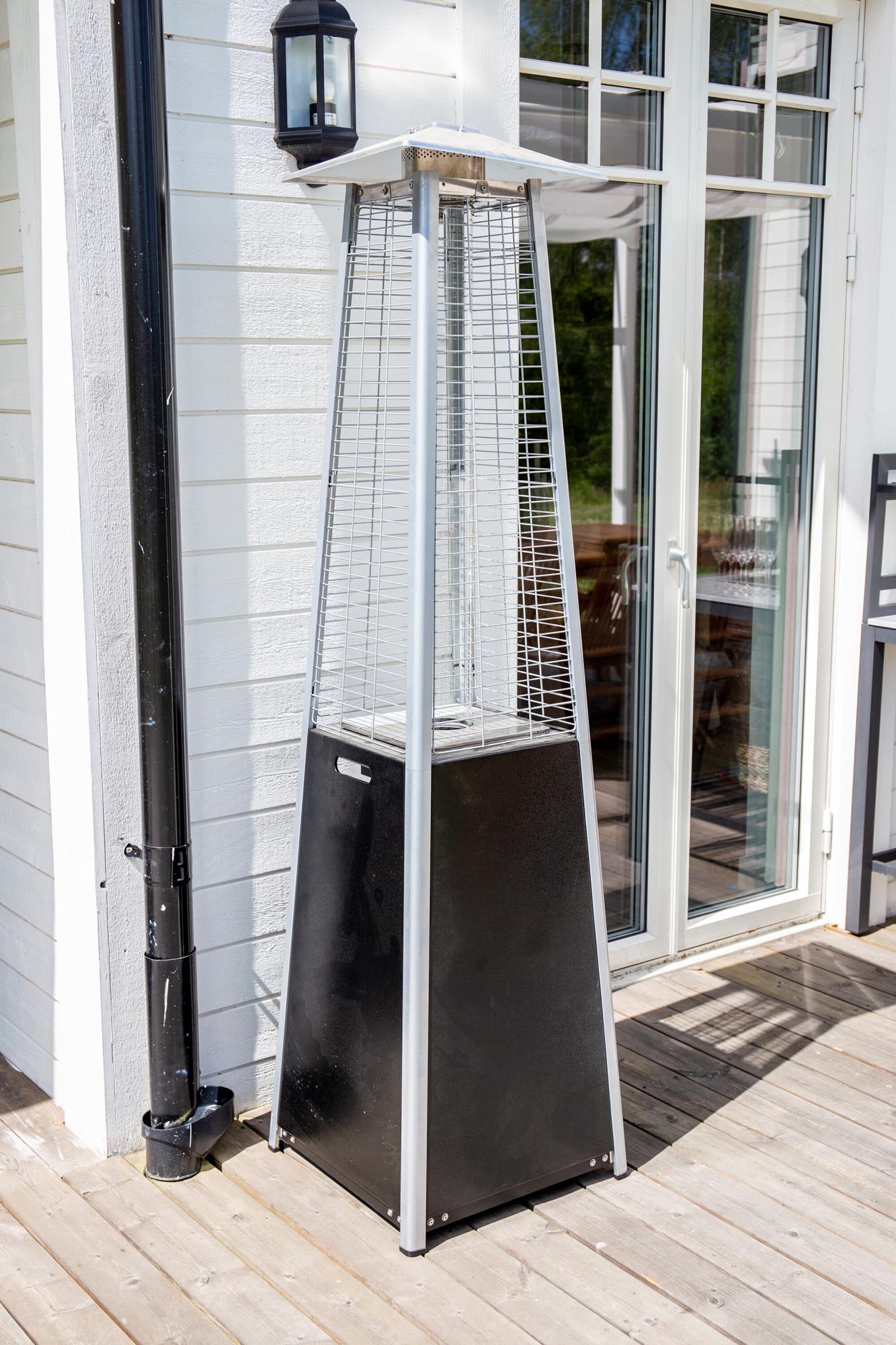 Hootie Square Heater in Silber präsentiert im Onlineshop von KAQTU Design AG. Outdoor-Accessoire ist von Venture Home