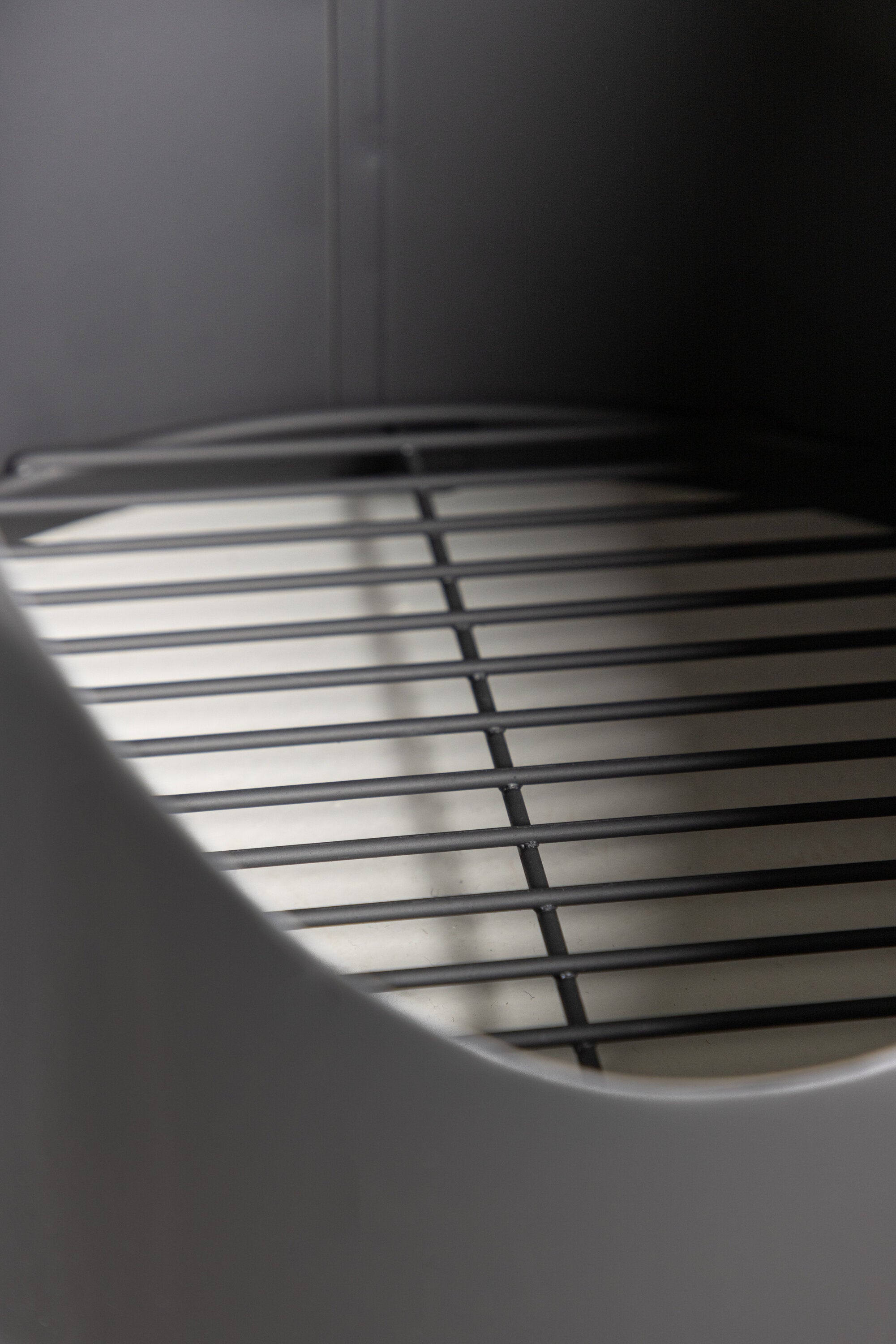 Bastian Feuerkorb in Schwarz präsentiert im Onlineshop von KAQTU Design AG. Feuerschale ist von Venture Home