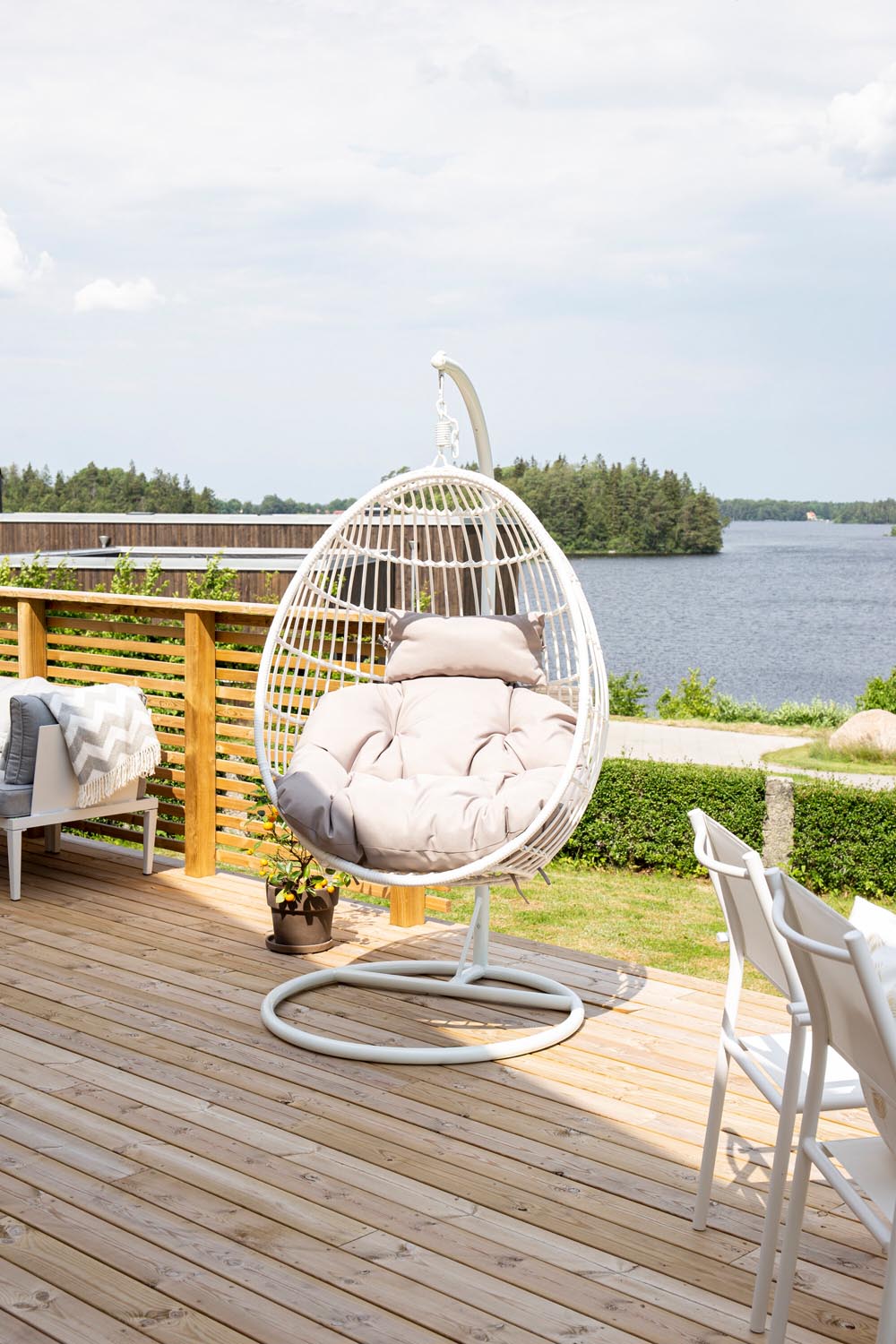 Viga Hängesessel in Weiss präsentiert im Onlineshop von KAQTU Design AG. Schaukel Outdoor ist von Venture Home