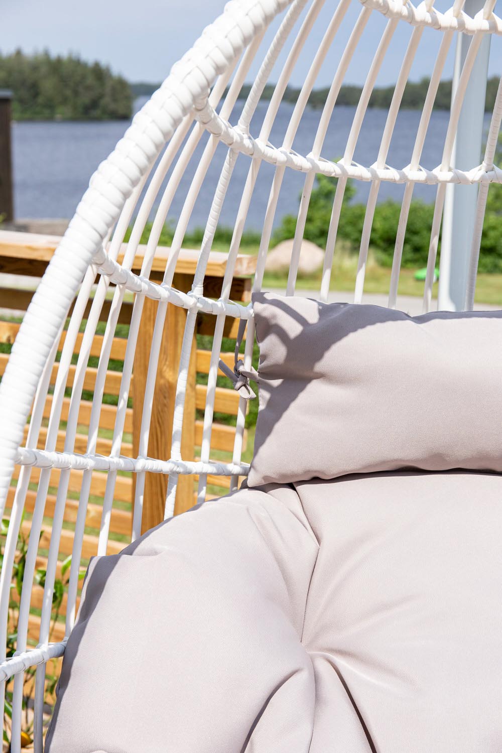 Viga Hängesessel in Weiss präsentiert im Onlineshop von KAQTU Design AG. Schaukel Outdoor ist von Venture Home