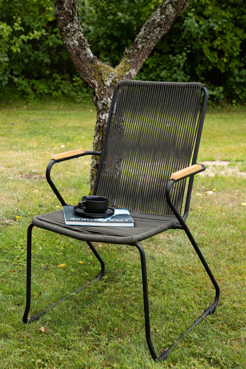 Bois Gartenstuhl in Dunkelgrau präsentiert im Onlineshop von KAQTU Design AG. Gartenstuhl ist von Venture Home
