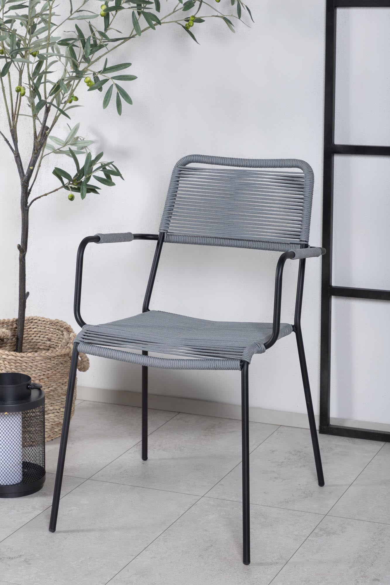 Lindos Gartenstuhl in Grau präsentiert im Onlineshop von KAQTU Design AG. Gartenstuhl ist von Venture Home