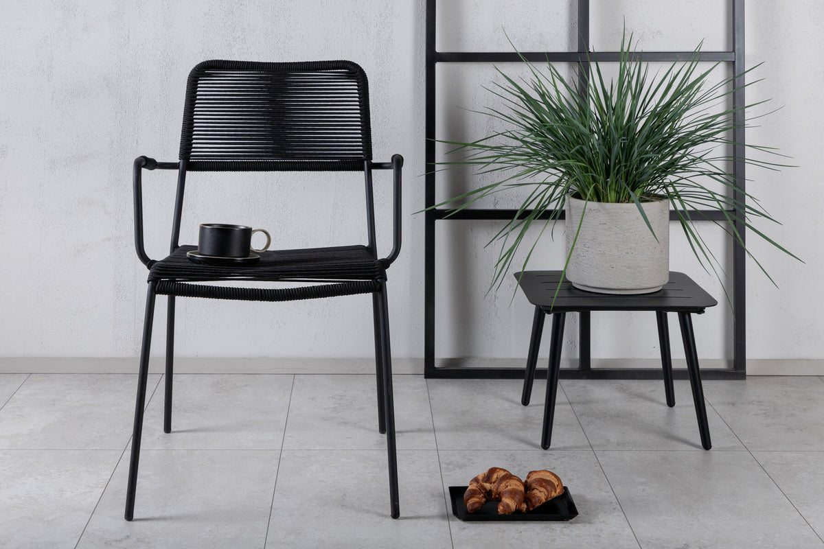 Gartenstuhl Lindos von Venture Home in Schwarz, Gestell aus Stahl, Sitzfläche aus geflochtenem Polyesterseil, stapelbar