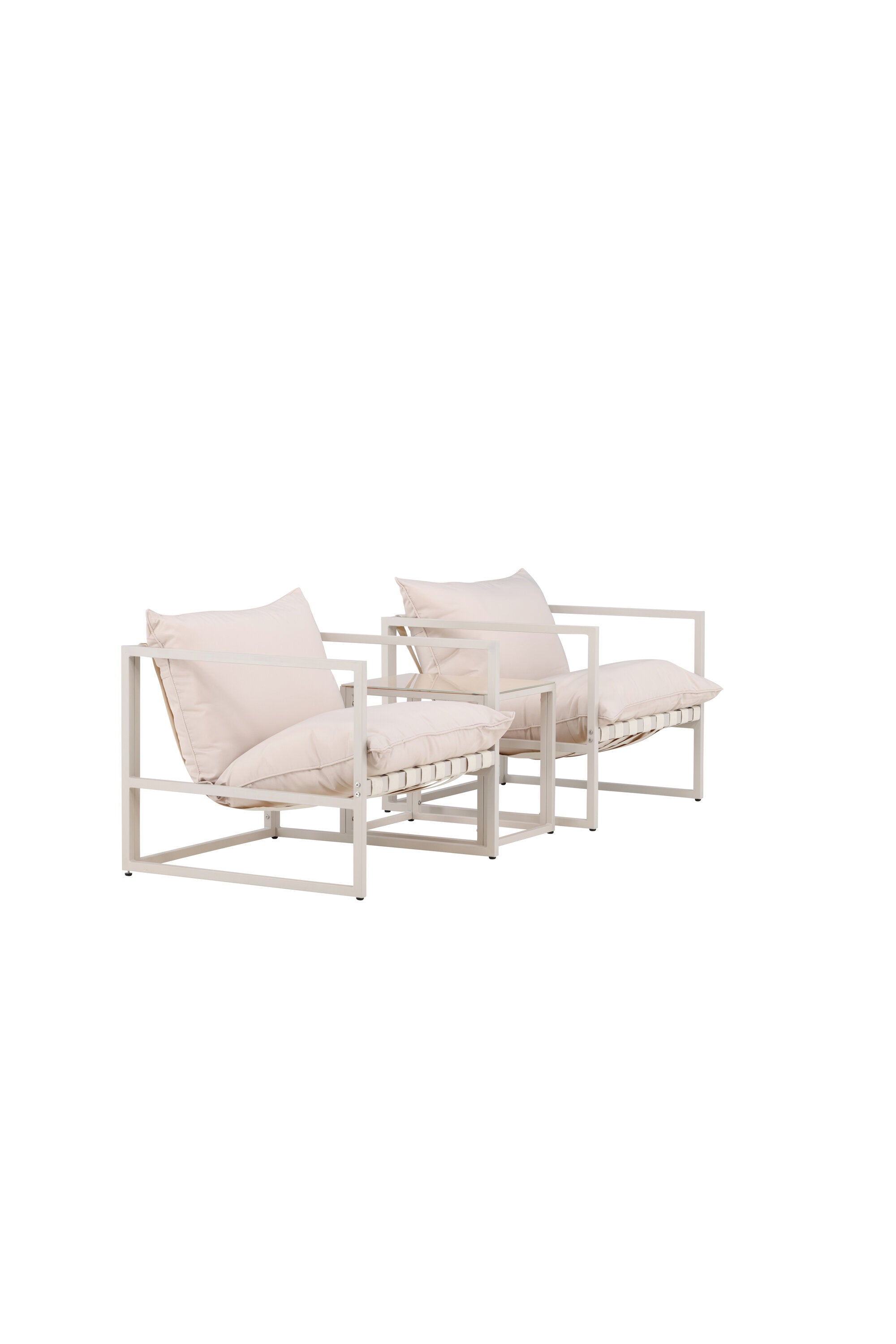 Messina Lounge Set aus Holz mit grauen Polstern, bestehend aus einem Sofa, zwei Sesseln und einem rechteckigen Couchtisch, auf einer Terrasse platziert.
