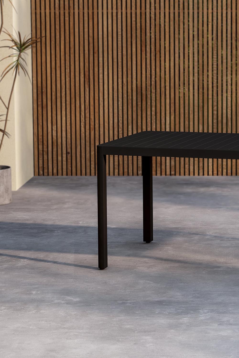 Rechteckiger Gartentisch Giardini in Black präsentiert im Onlineshop von KAQTU Design AG. Gartentisch ist von Venture Home
