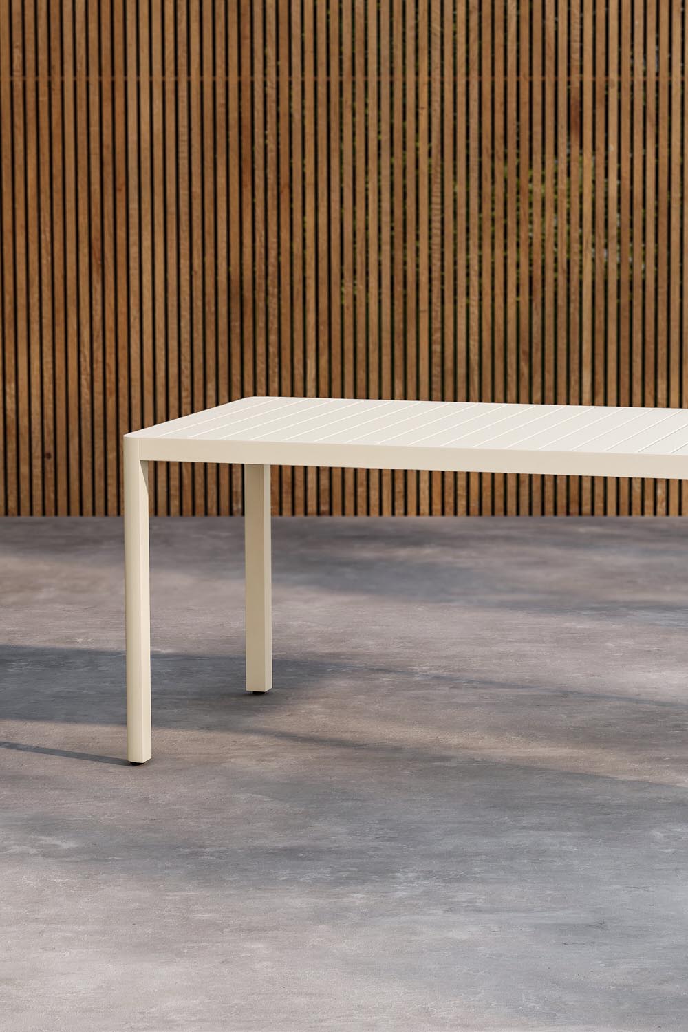Rechteckiger Gartentisch Giardini in Beige präsentiert im Onlineshop von KAQTU Design AG. Gartentisch ist von Venture Home