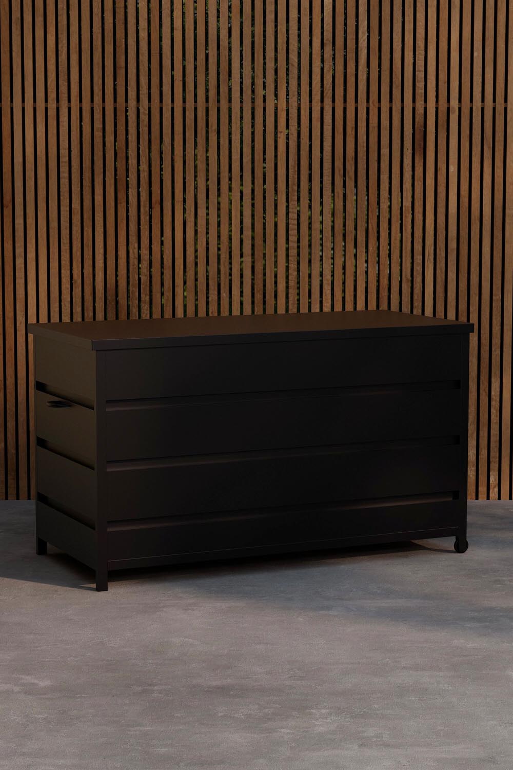 Nisis Kissenbox in Schwarz präsentiert im Onlineshop von KAQTU Design AG. Outdoor Zubehör ist von Venture Home