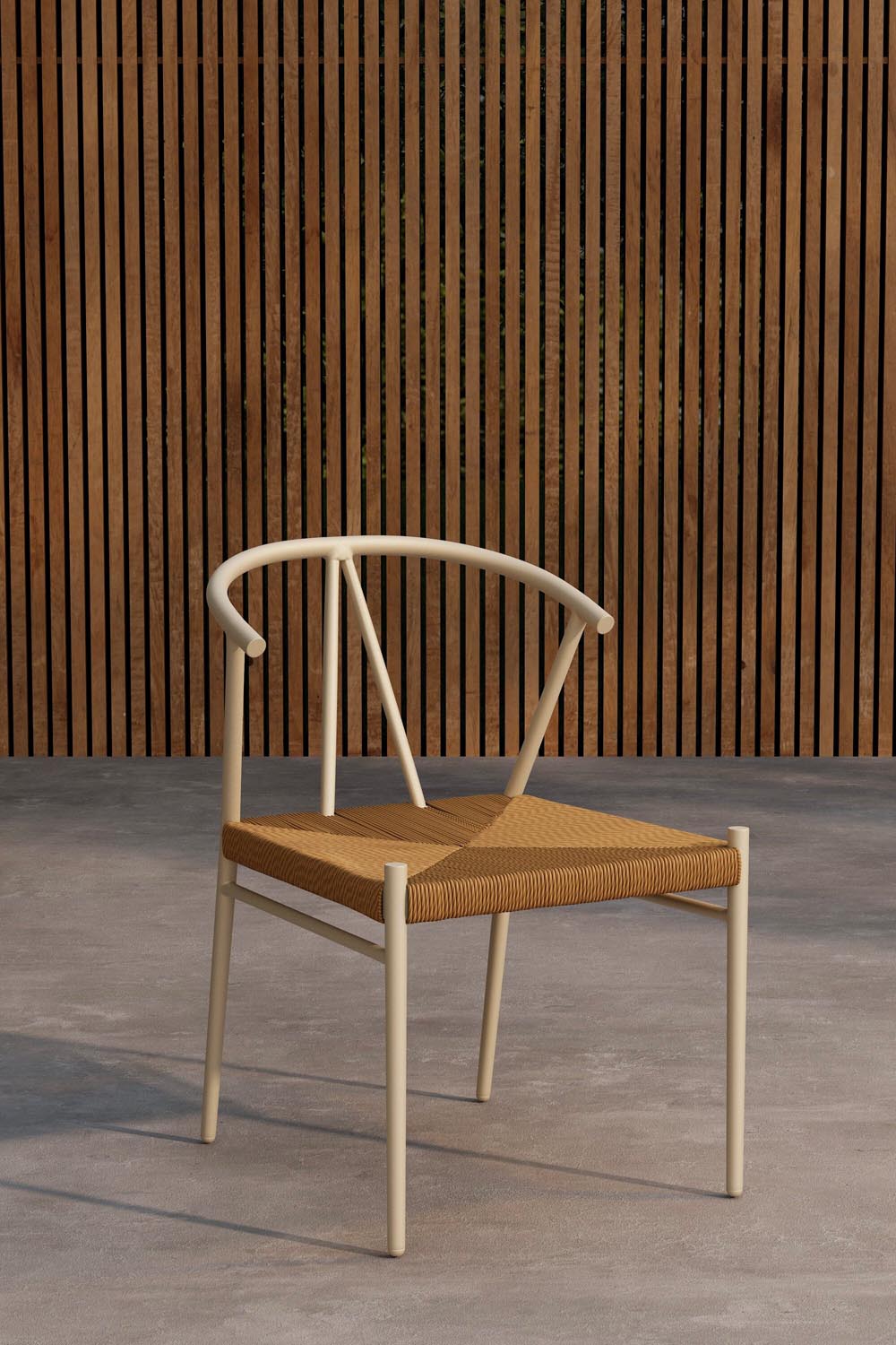Alfons Esszimmerstuhl in Beige präsentiert im Onlineshop von KAQTU Design AG. Gartenstuhl mit Armlehnen ist von Venture Home