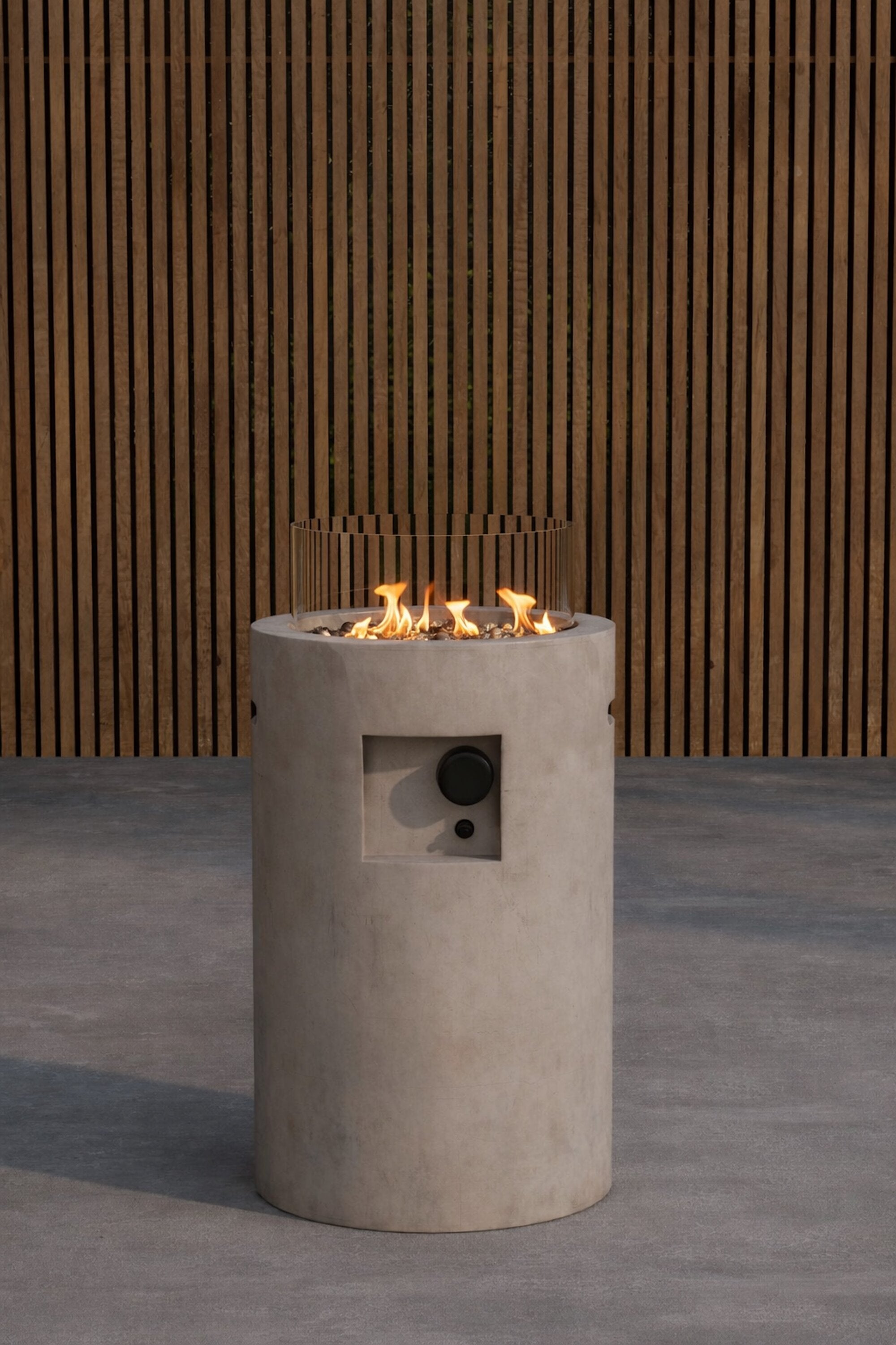 Kea Fire Basket in Grau präsentiert im Onlineshop von KAQTU Design AG. Feuerschale ist von Venture Home