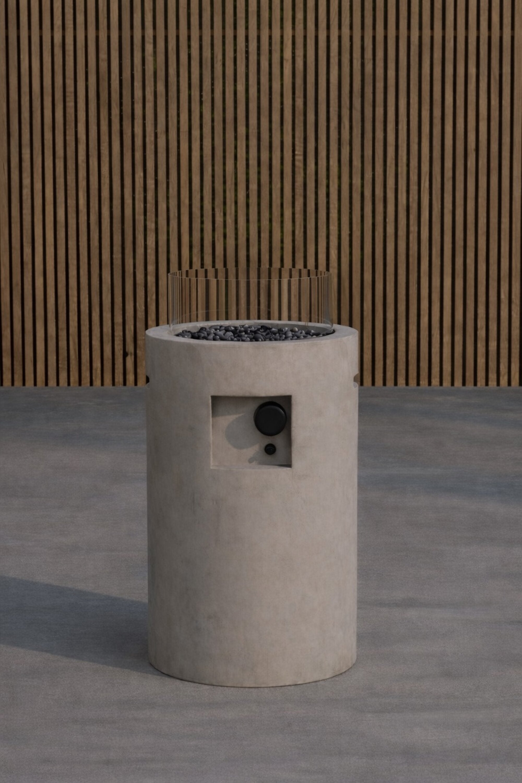 Kea Fire Basket in Grau präsentiert im Onlineshop von KAQTU Design AG. Feuerschale ist von Venture Home