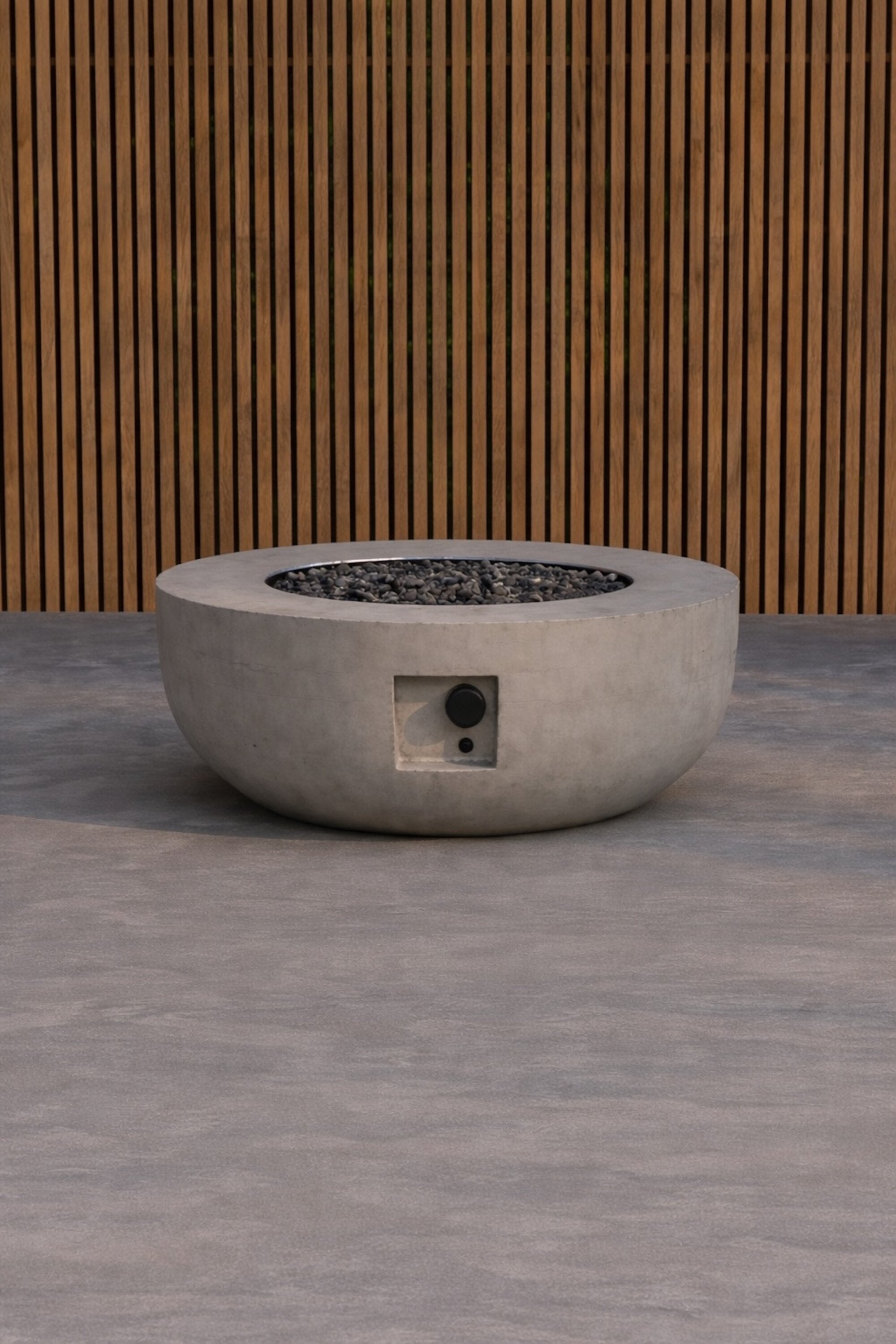 Kea Fire Basket in Grau präsentiert im Onlineshop von KAQTU Design AG. Feuerschale ist von Venture Home