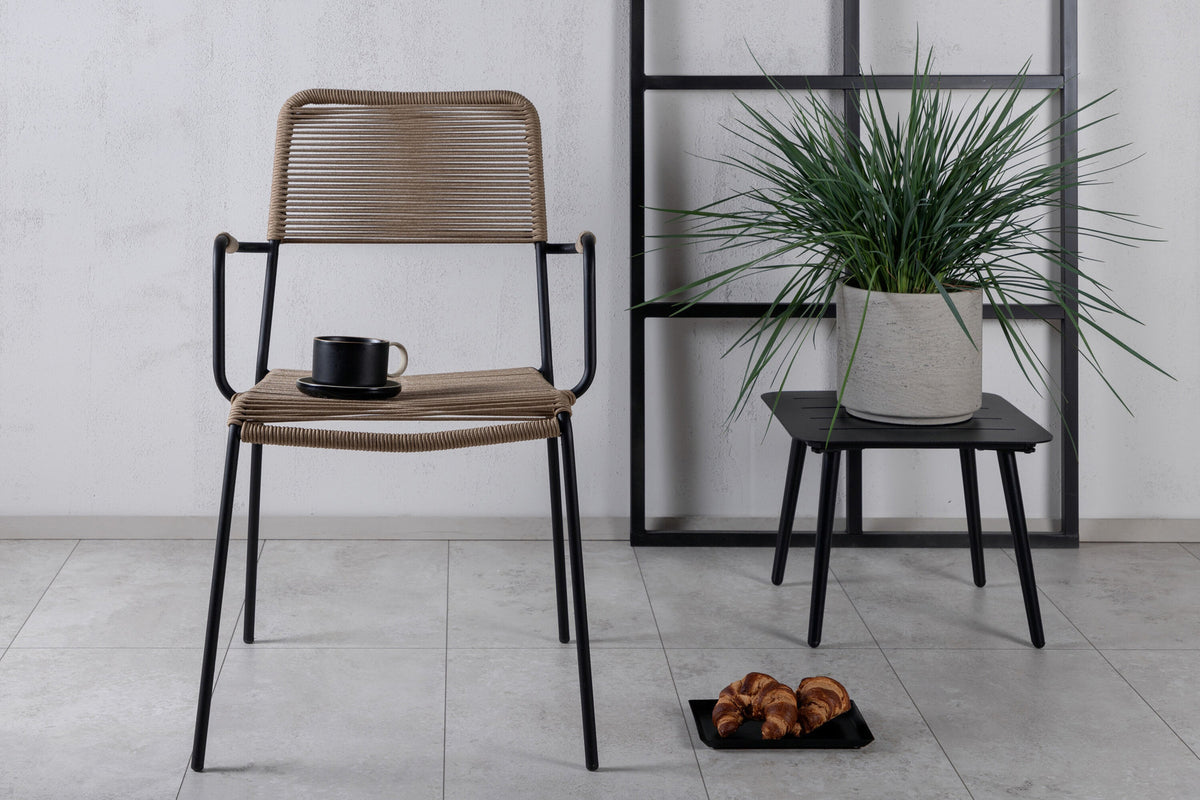 Lindos Loungestuhl in Braun präsentiert im Onlineshop von KAQTU Design AG. Outdoor-Sessel ist von Venture Home