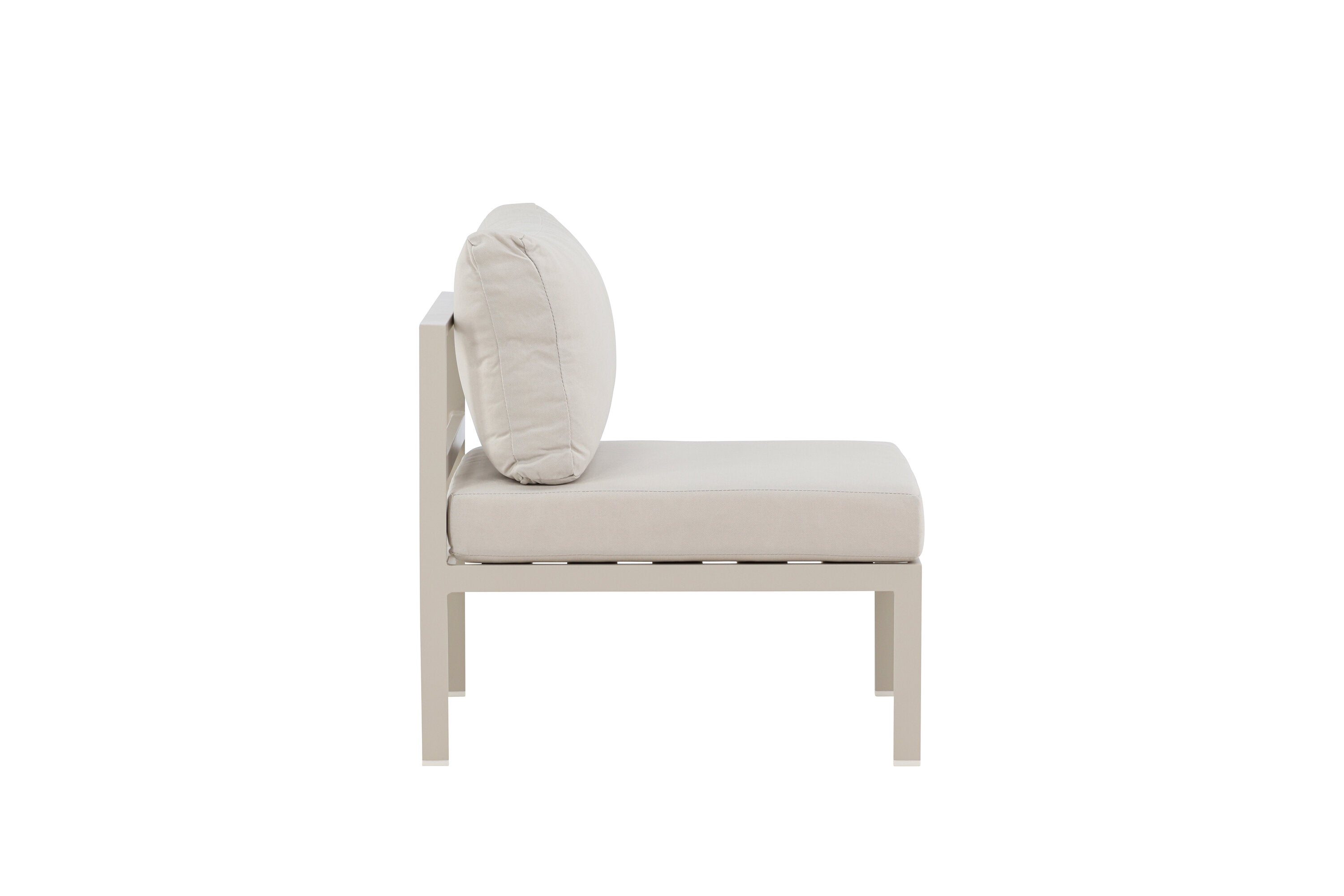 Stilvolles Mittelmodul des Copacabana Sofas in sanftem Beige, ideal für entspannte Lounge-Atmosphäre und gesellige Runden.