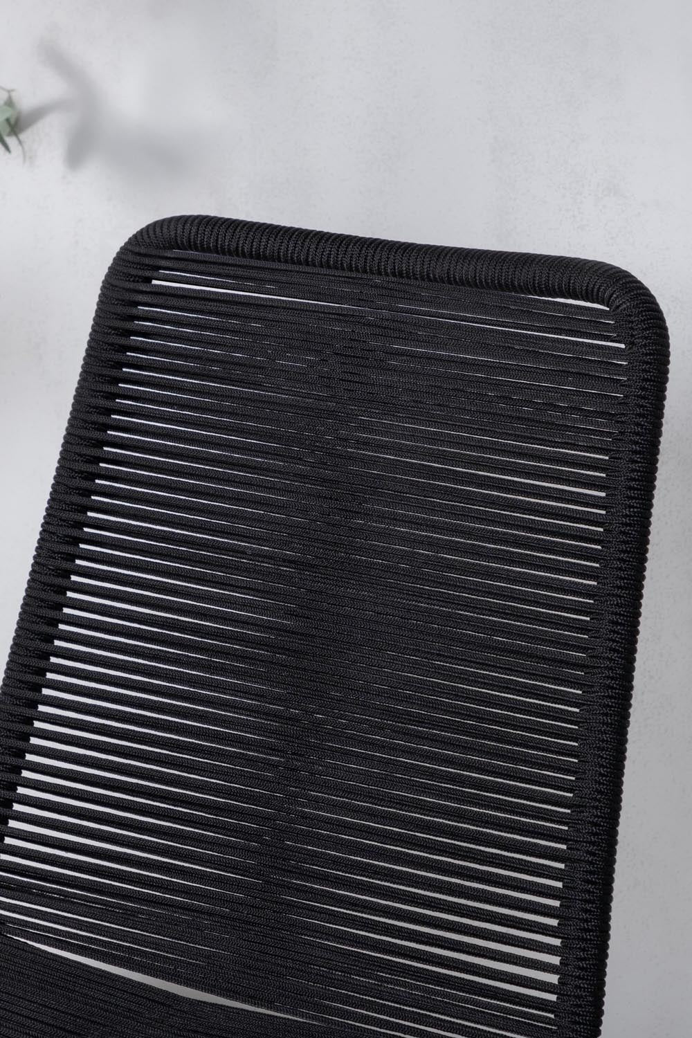 Lindos Esszimmerstuhl in Schwarz präsentiert im Onlineshop von KAQTU Design AG. Gartenstuhl mit Armlehnen ist von Venture Home