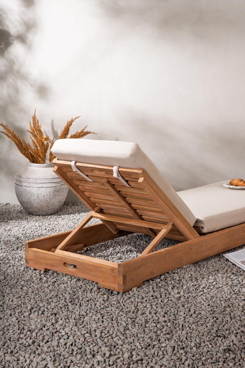 Sunbed Sonnenliege in Natur präsentiert im Onlineshop von KAQTU Design AG. Liegestuhl ist von Venture Home