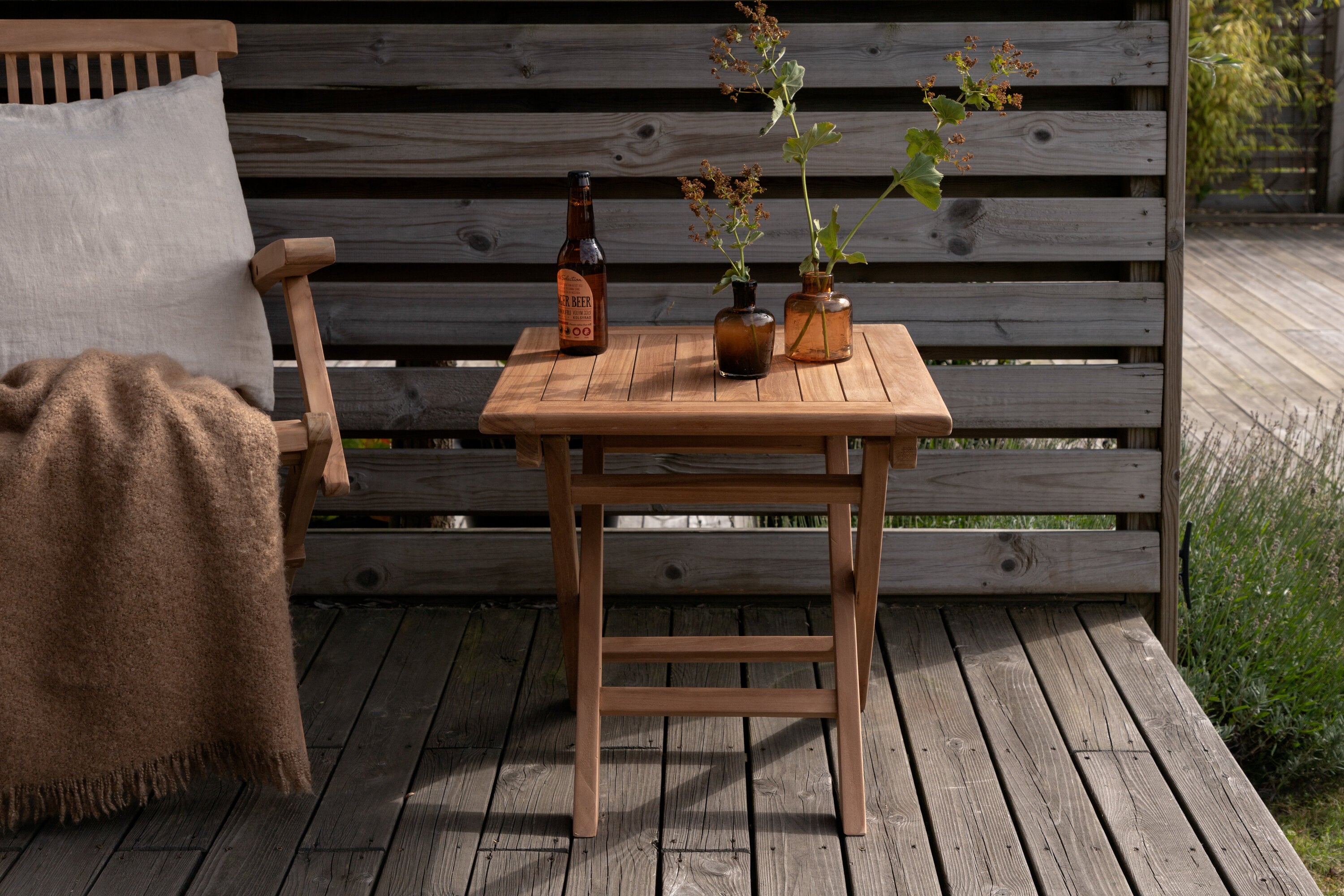 Kenya Café Tisch in Natur präsentiert im Onlineshop von KAQTU Design AG. Gartentisch ist von Venture Home
