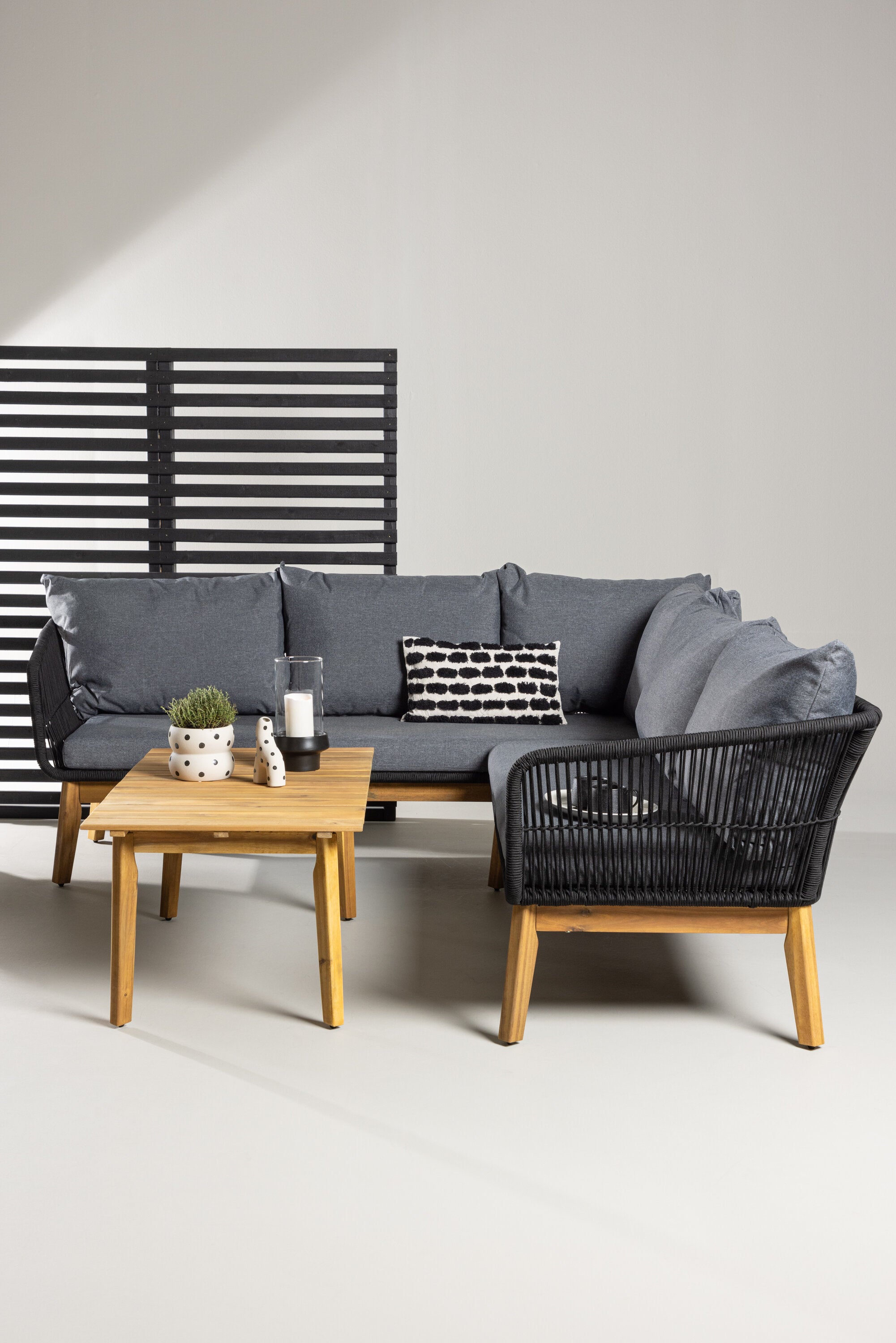 Chania Ecksofa-Set in Schwarz präsentiert im Onlineshop von KAQTU Design AG. Loungeset ist von Venture Home
