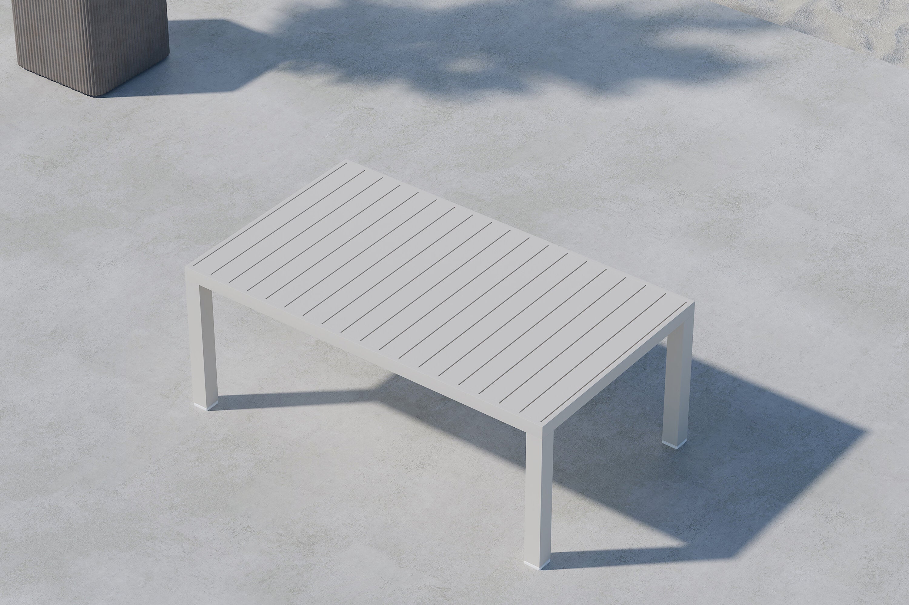 Moderner Copacabana Loungetisch in zartem Beige, perfekt für entspannte Stunden im Freien oder im Wohnzimmer, von Venture Home.