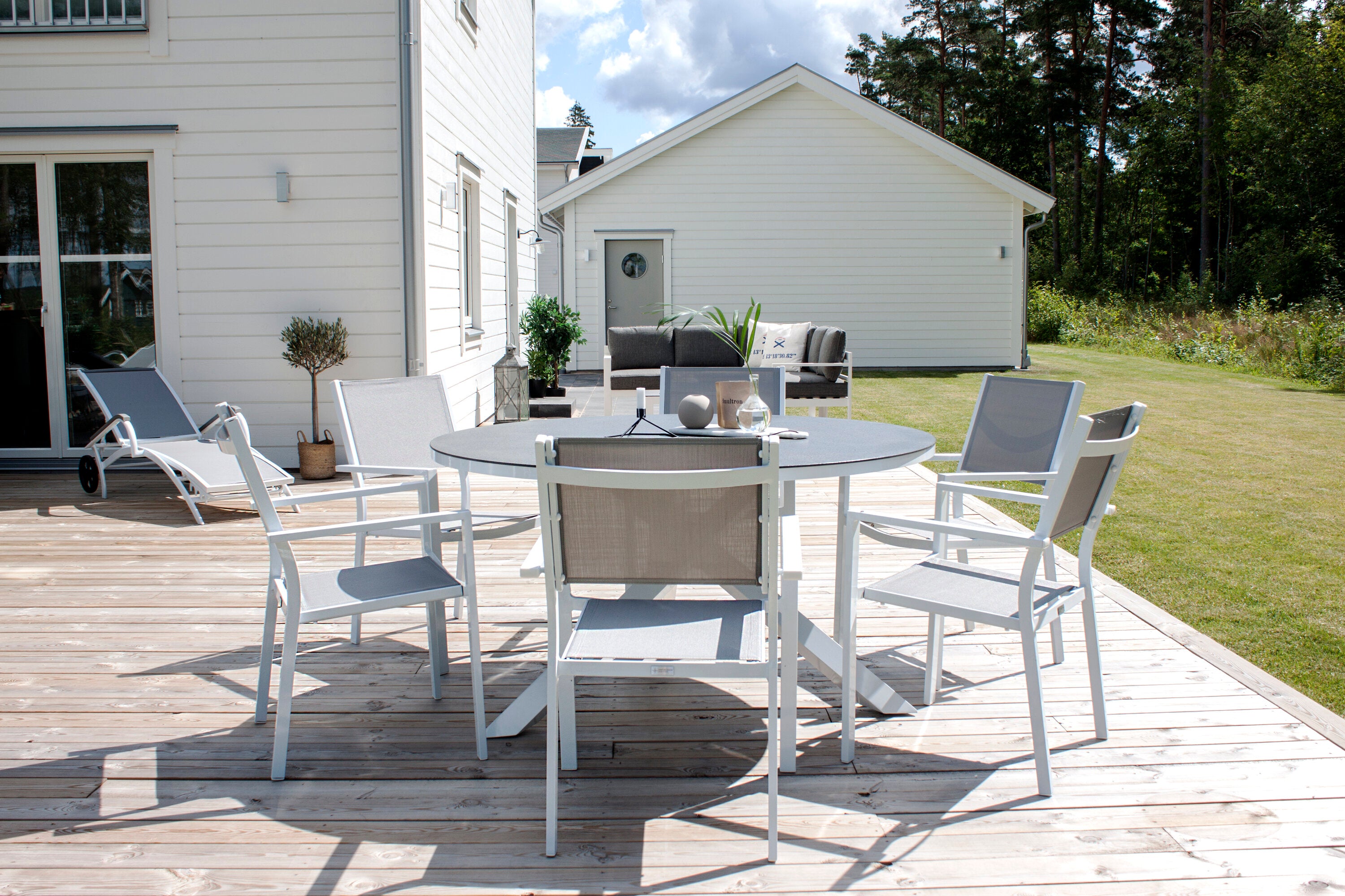 Copacabana Gartentisch rund in Grau präsentiert im Onlineshop von KAQTU Design AG. Gartentisch ist von Venture Home