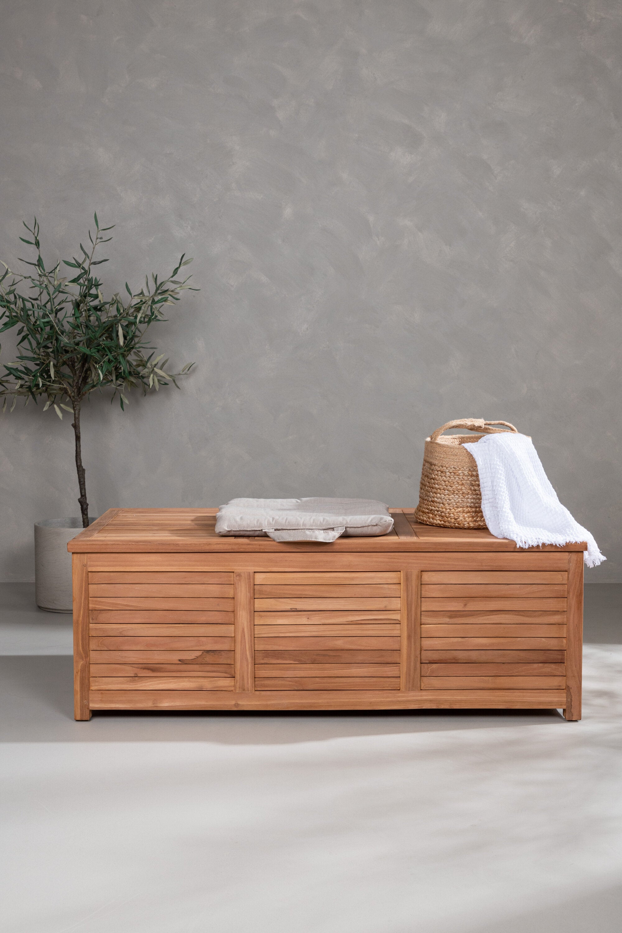 Trento Kissenbox in Natur präsentiert im Onlineshop von KAQTU Design AG. Outdoor Zubehör ist von Venture Home