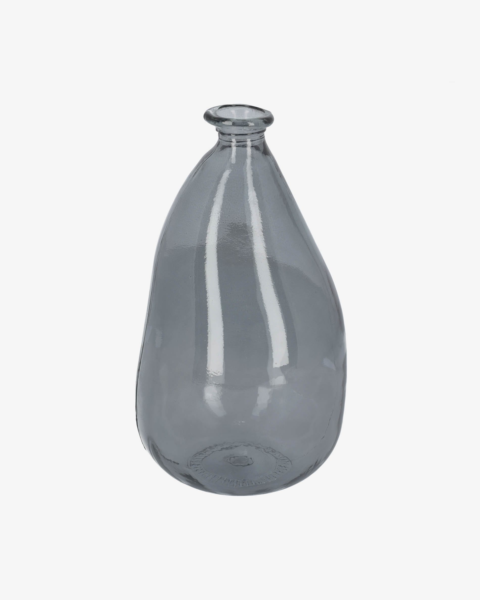 Die Brenna blaue Vase von Kave Home: Elegantes Glasdesign, vielseitig für Blumen oder als Deko, zeitloser Stil für jedes Zuhause.