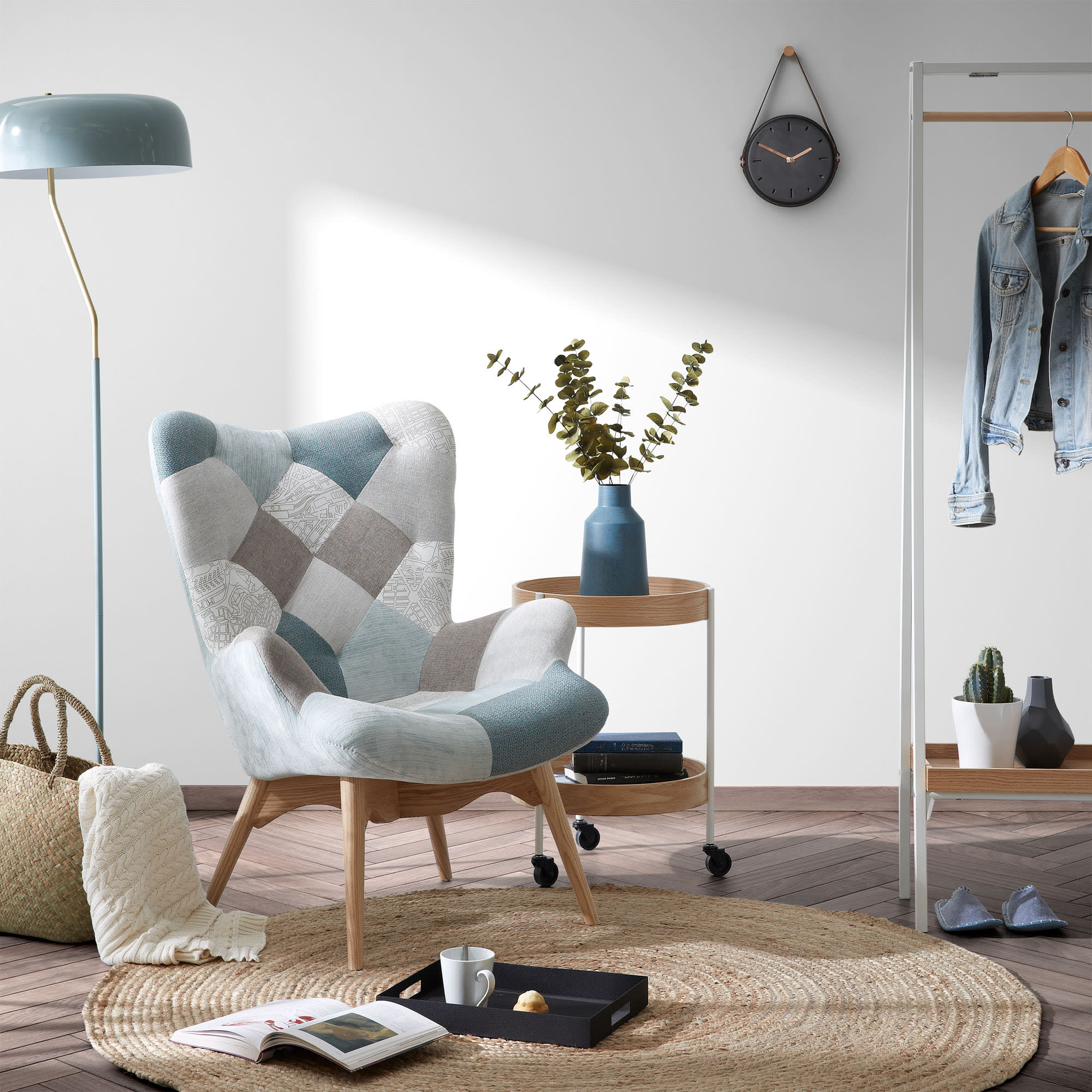 Natürlicher Jute-Teppich, rund, Ø 100 cm, von Kave Home. Nachhaltig, elegant und perfekt für Wohn- oder Schlafzimmer.