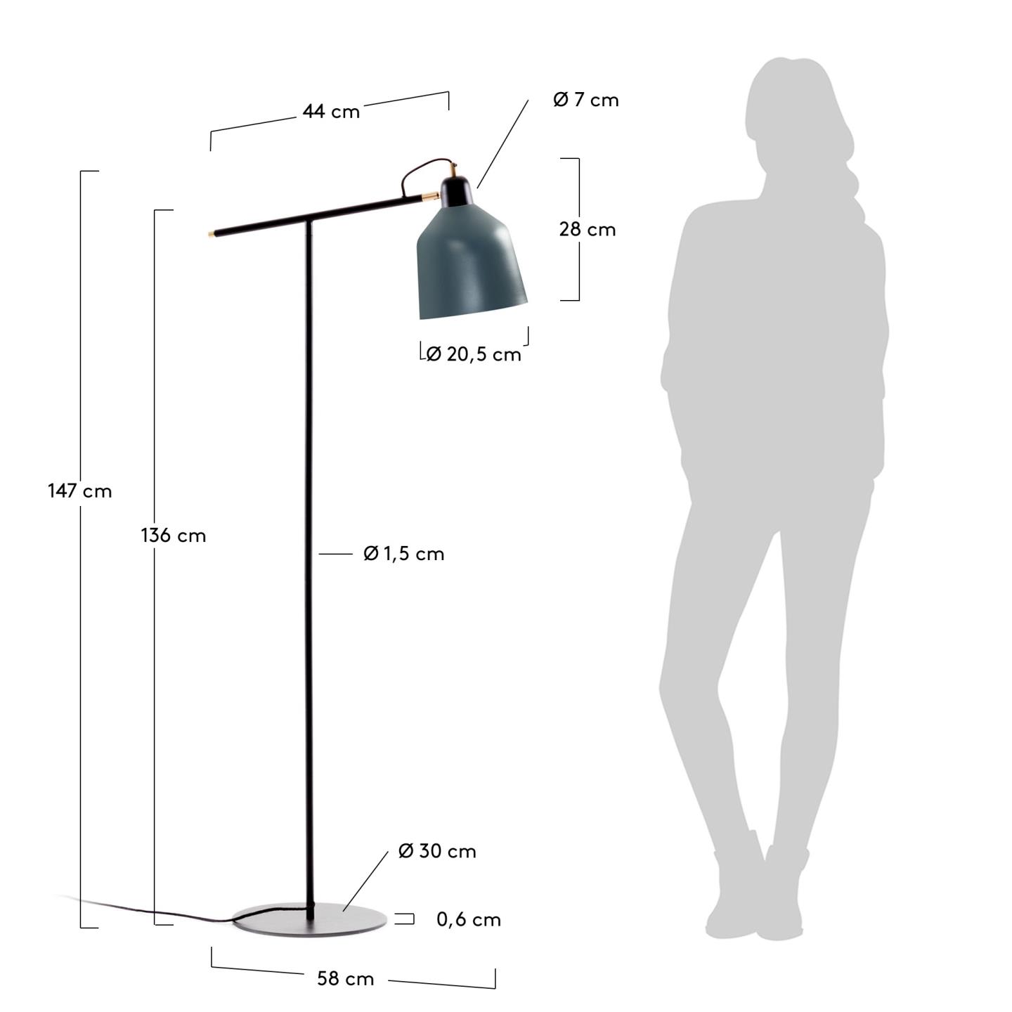 Die Olimpia Stehlampe von Kave Home bietet modernes Design und flexible Beleuchtung, ideal für gemütliche Leseecken und stilvolle Akzente.