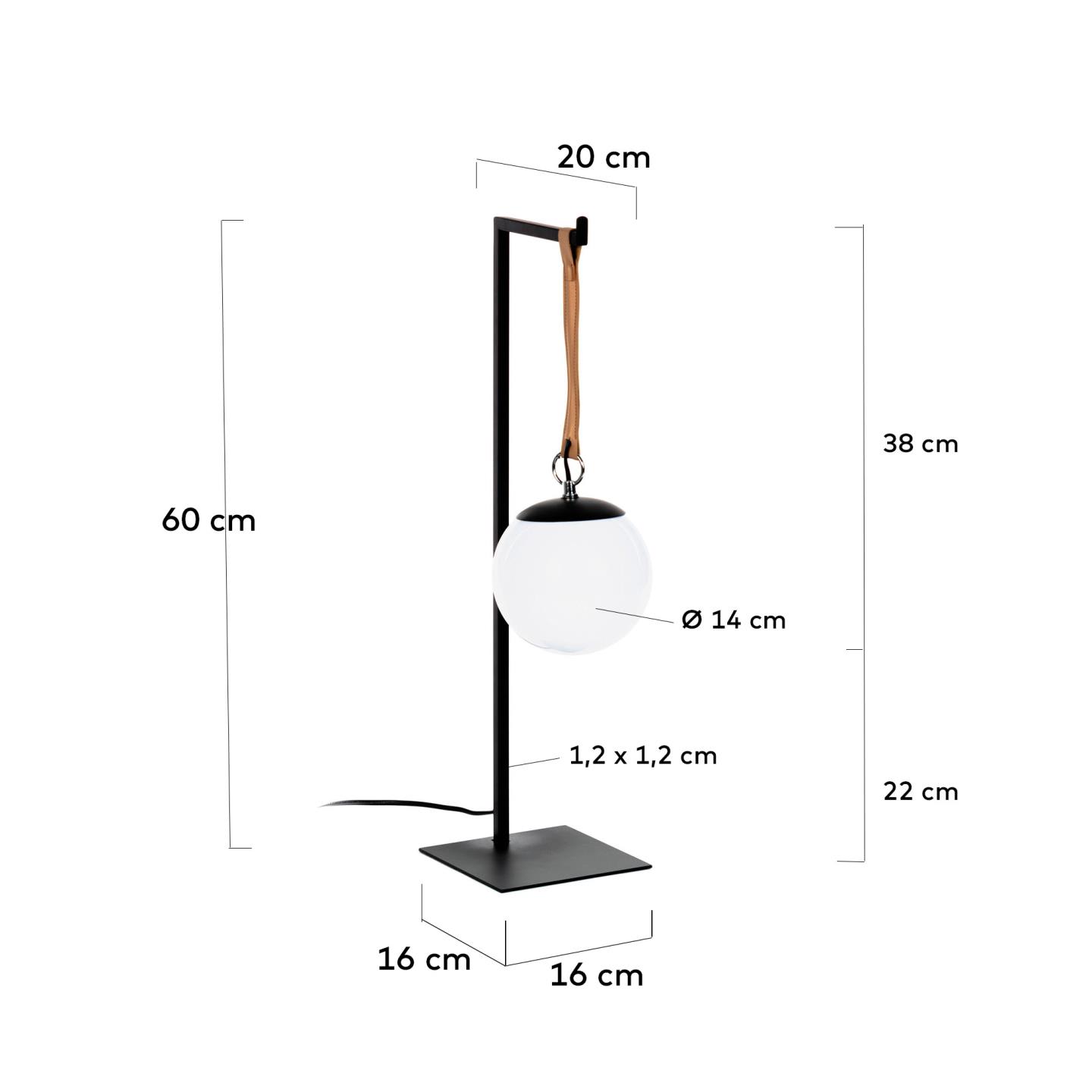 Die Monteiro Tischlampe von Kave Home besticht durch ihr modernes Metall-Design und die harmonische Lichtverteilung, ideal für jedes Zuhause.
