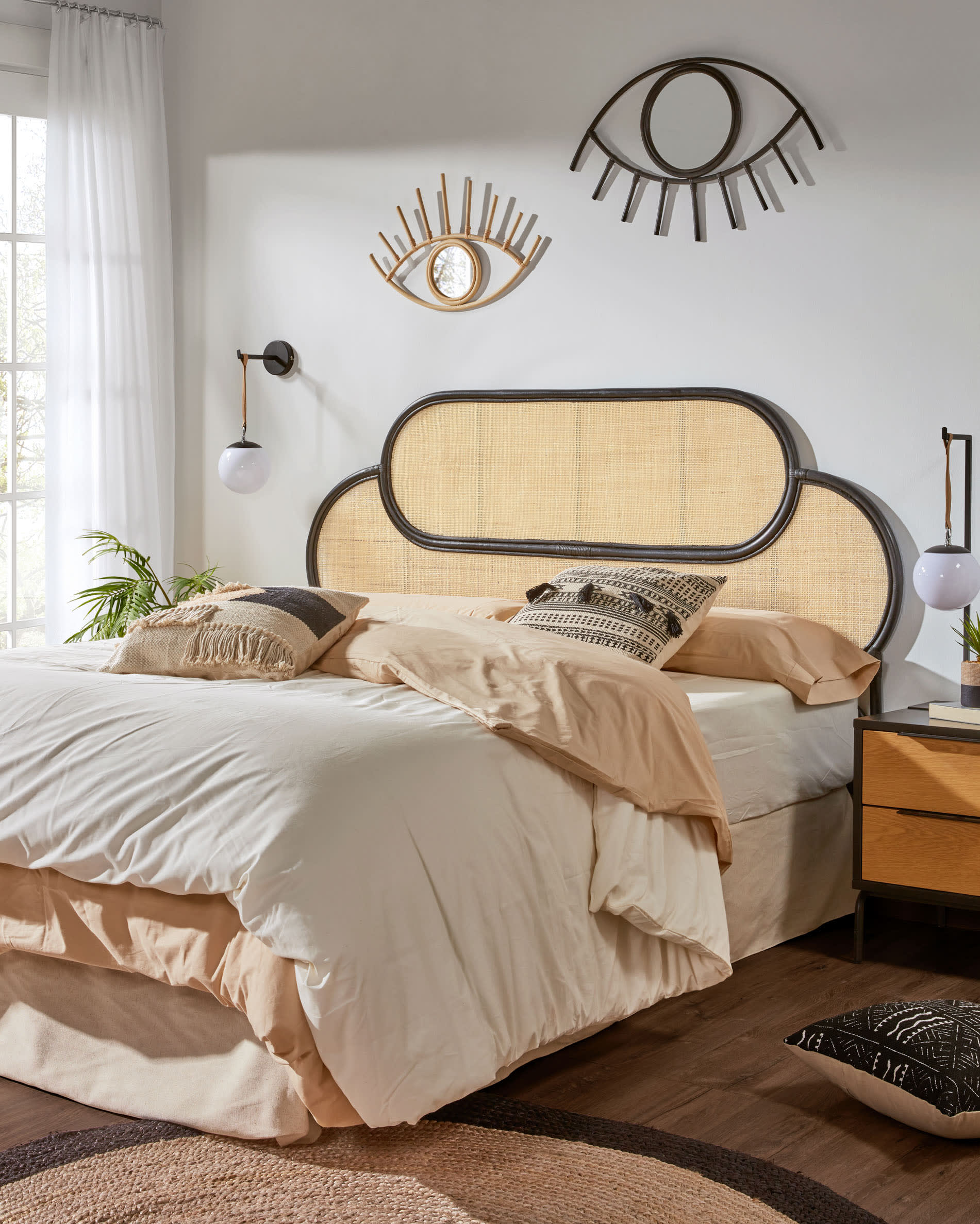 Die Monteiro Tischlampe von Kave Home vereint modernes Design mit Funktionalität und verleiht jedem Raum eine stilvolle Note.