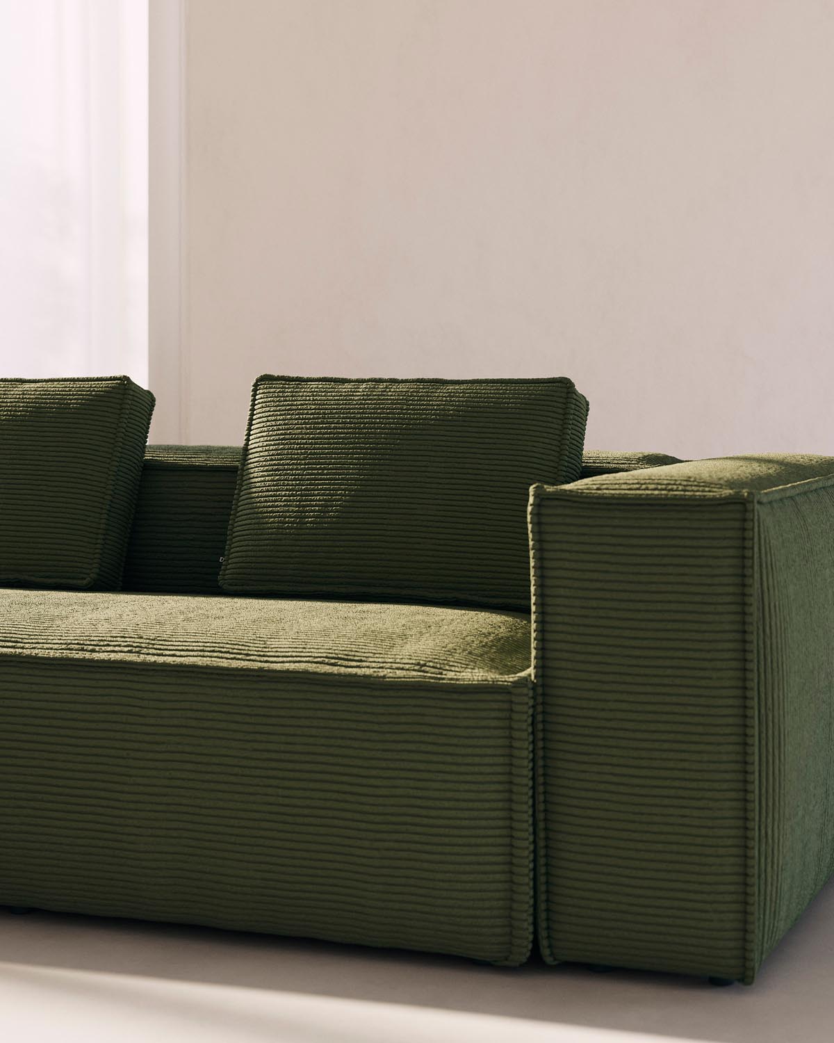 Pillow Blok with thick, green cord 40 x 60 cm