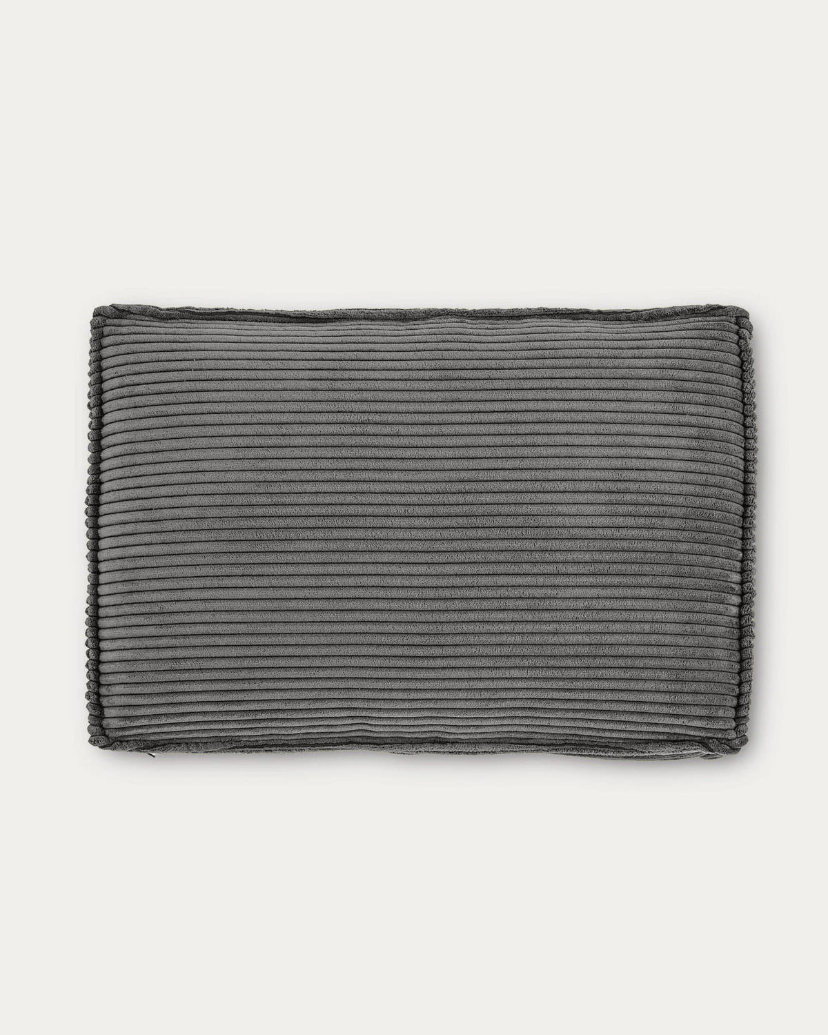 Kissen Blok, schwer entflammbar mit dickem Cord in Grau, 40 x 60 cm in Grau präsentiert im Onlineshop von KAQTU Design AG. Deko Kissen ist von Kave Home