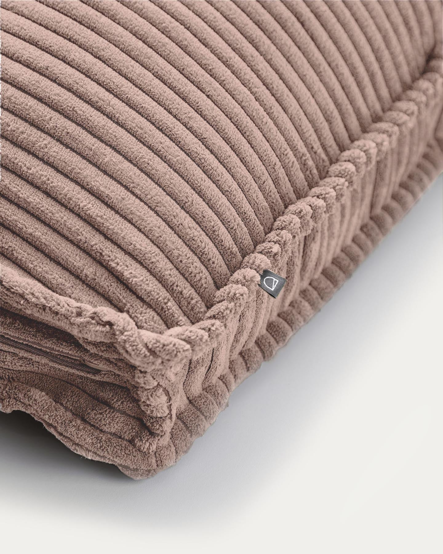 Kissen Blok, schwer entflammbar mit dickem Cord in Rosa, 40 x 60 cm in Rosa präsentiert im Onlineshop von KAQTU Design AG. Deko Kissen ist von Kave Home