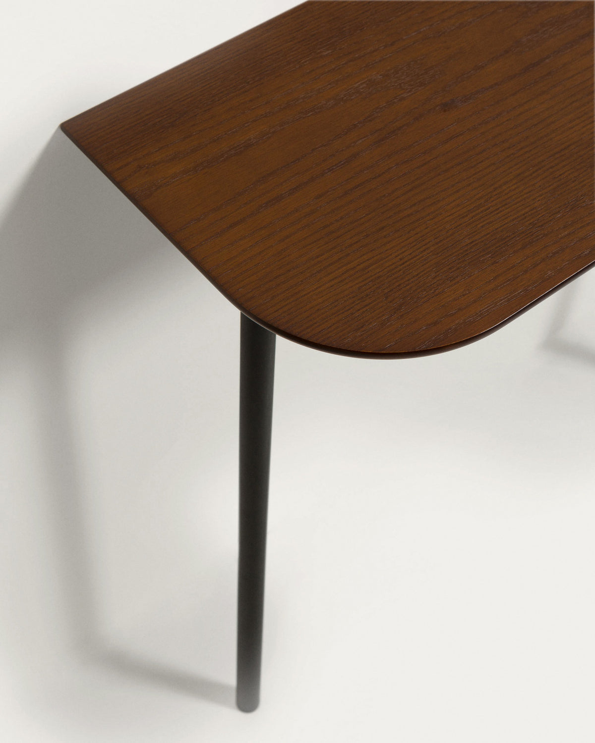 Marcolina Garderobe mit Ablagefläche 80 x 160 cm in Schwarz, Natur präsentiert im Onlineshop von KAQTU Design AG. Garderobe ist von Kave Home