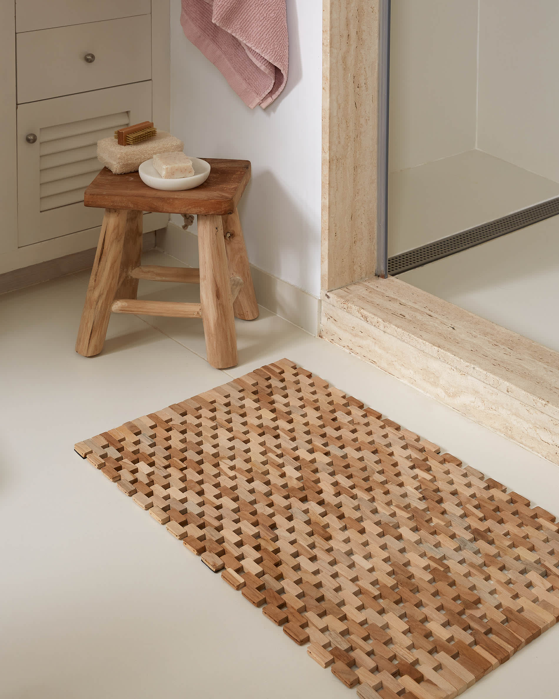 Azuray Badematte 40 x 60 cm in Natur präsentiert im Onlineshop von KAQTU Design AG. Badzubehör ist von Kave Home