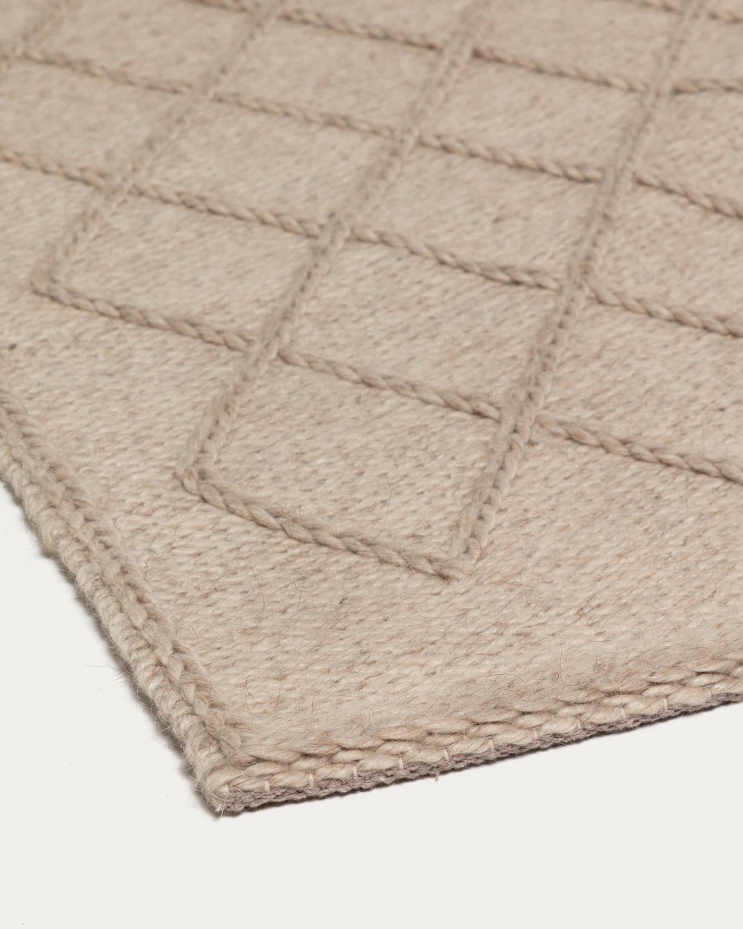Sybil Teppich 160x230 cm in Beige von Kave Home: Elegantes Design, hochwertige Materialien, ideal für jeden Wohnraum.