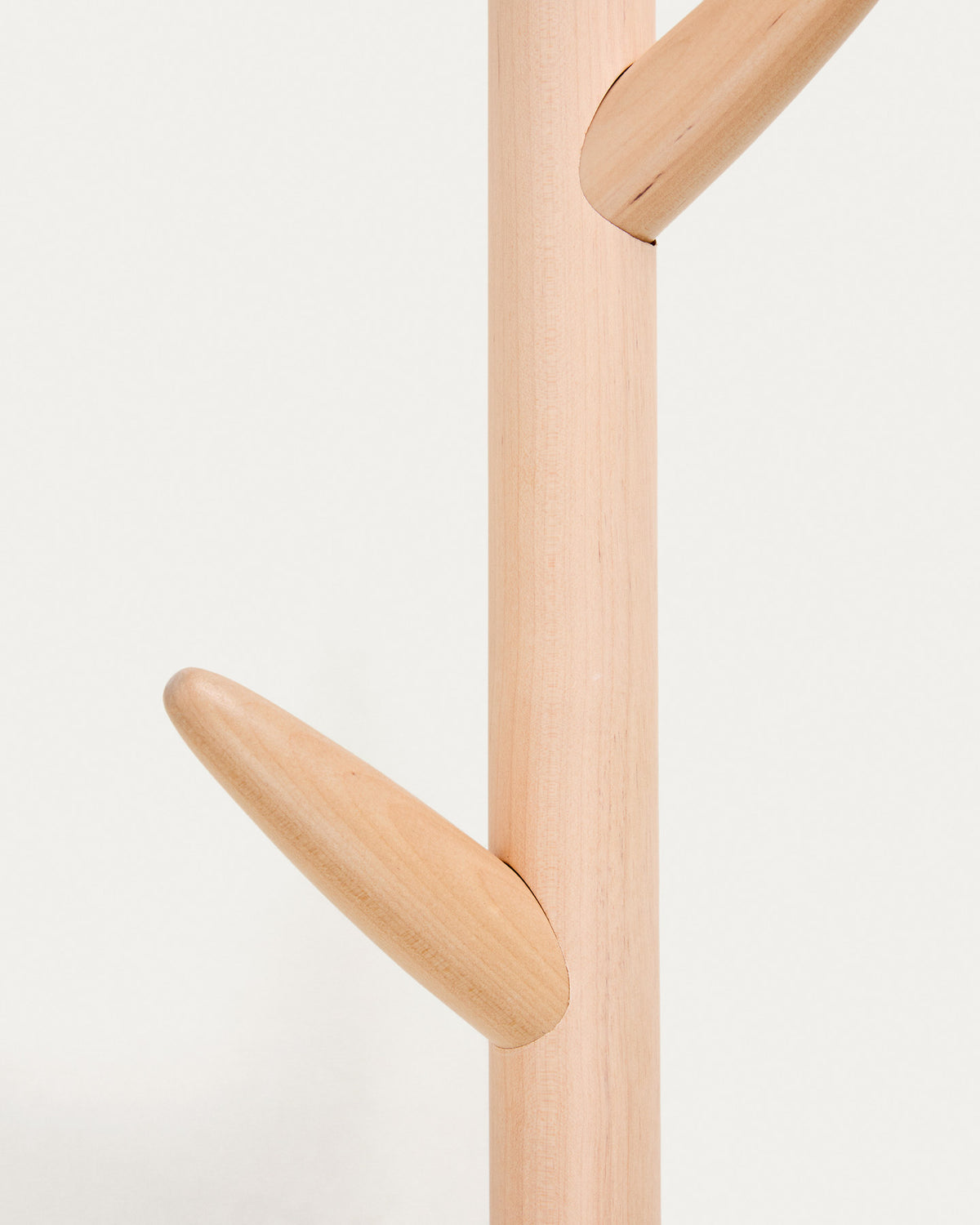 Natane Wandhaken in Natur präsentiert im Onlineshop von KAQTU Design AG. Kleiderhaken ist von Kave Home