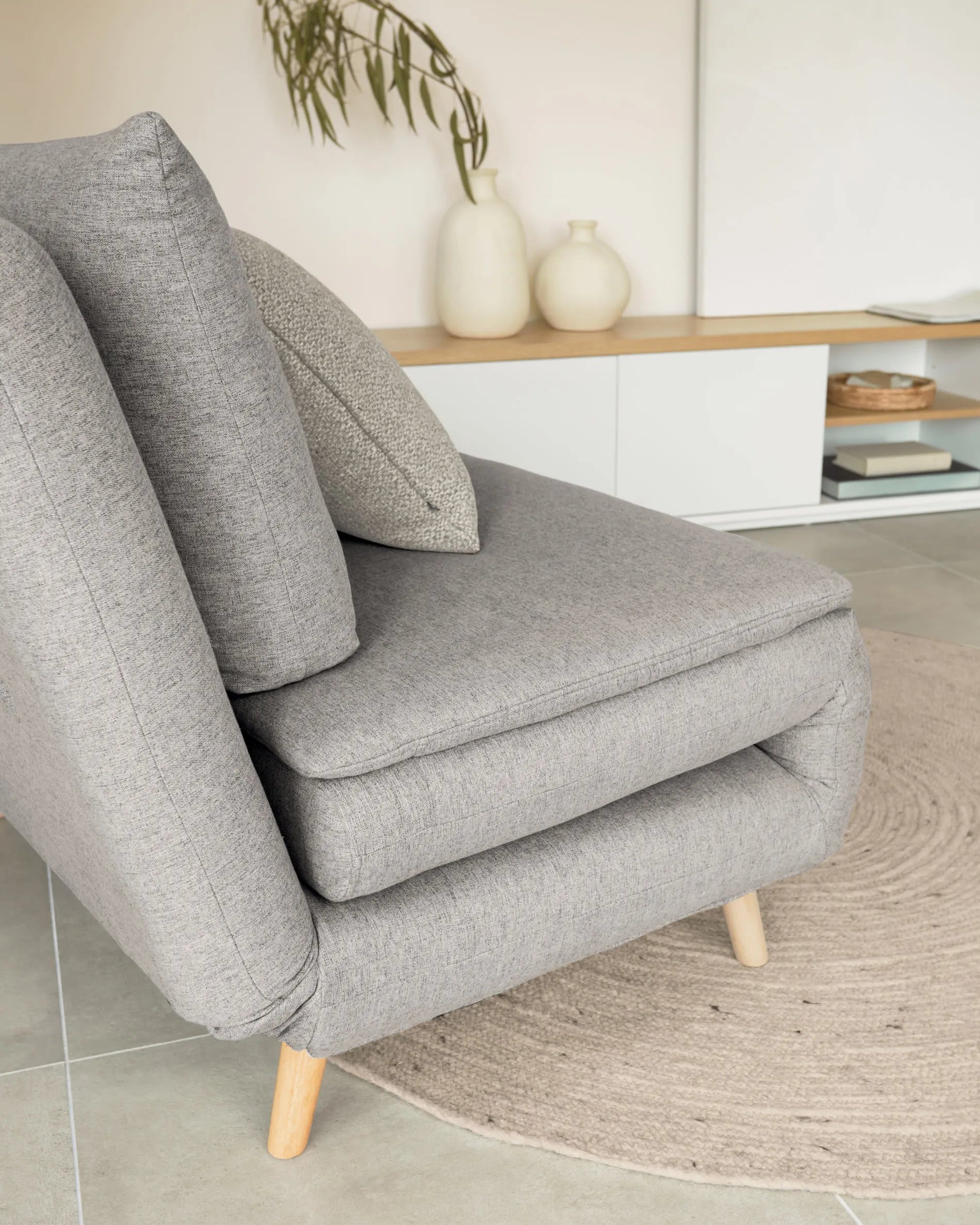 Takashi Teppich, rund, 100% Wolle, grau, Ø 200 cm. Modernes Design, ideal für stilvolle und gemütliche Wohnräume.