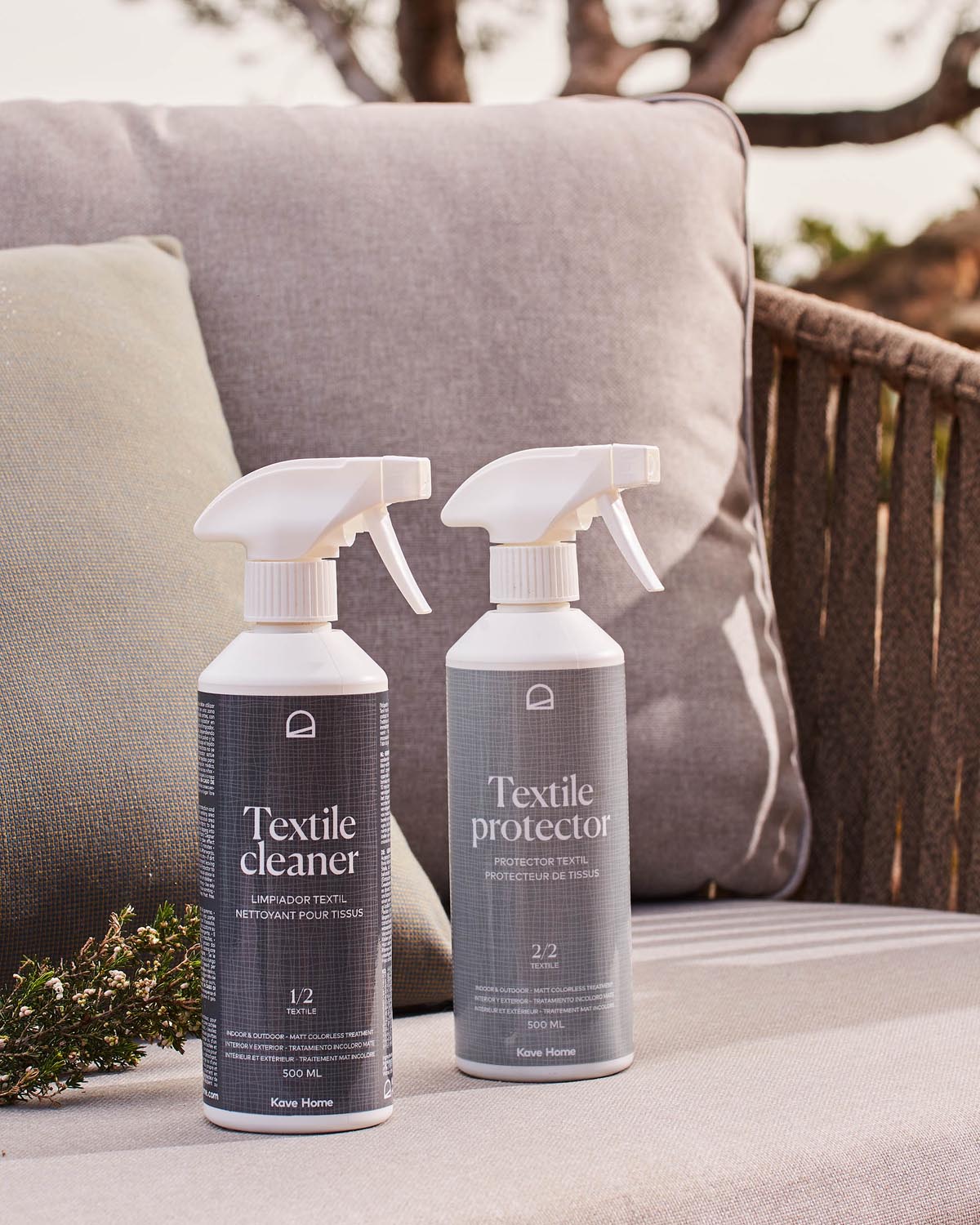 Sterina Textilschutz Spray 500 ml in Weiss, Grau präsentiert im Onlineshop von KAQTU Design AG. Reinigungsmittel ist von Kave Home