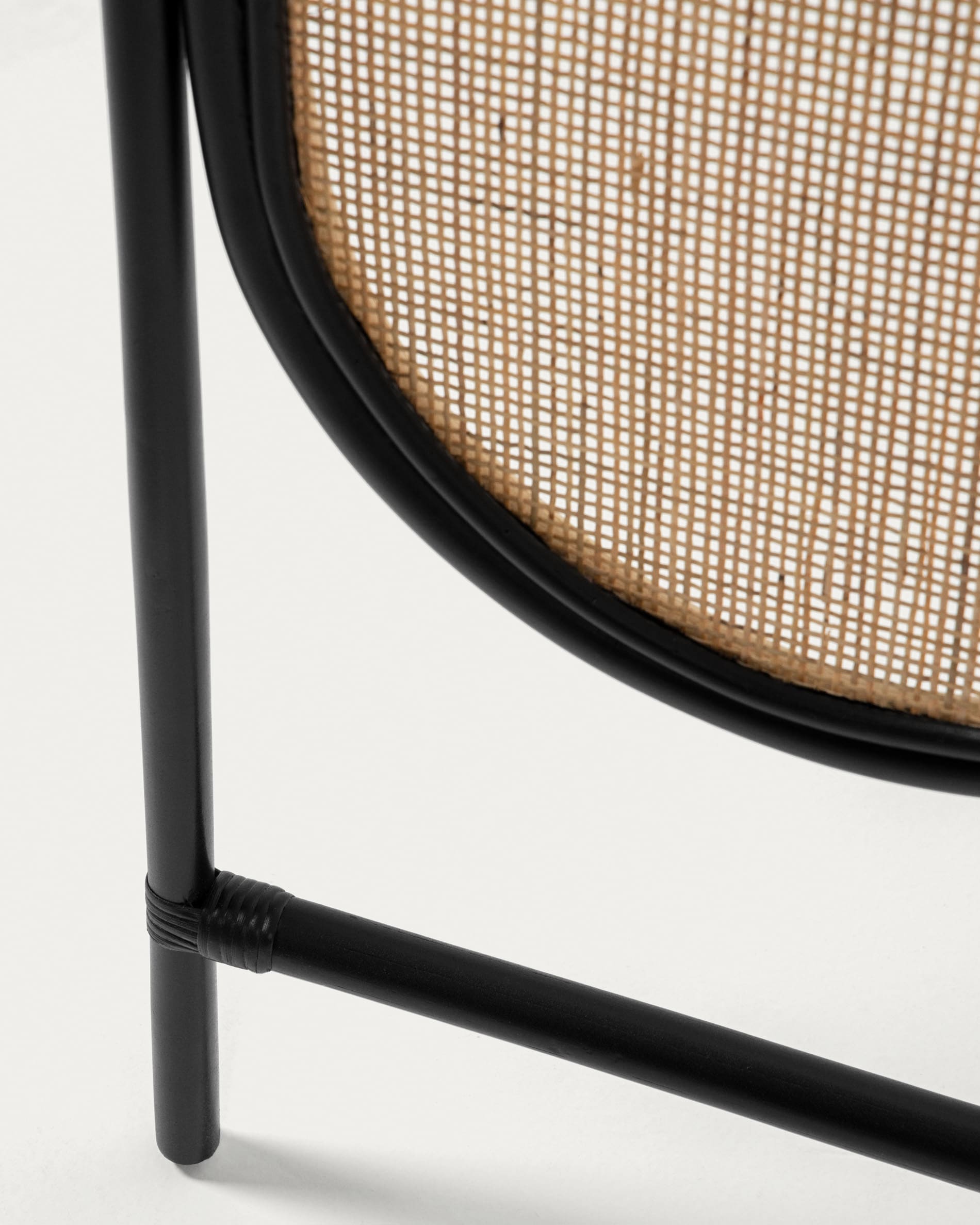 Stilvoller Paravent Lalita aus Rattan von Kave Home, 150x180 cm, perfekt für natürliche Raumgestaltung und elegante Trennung.