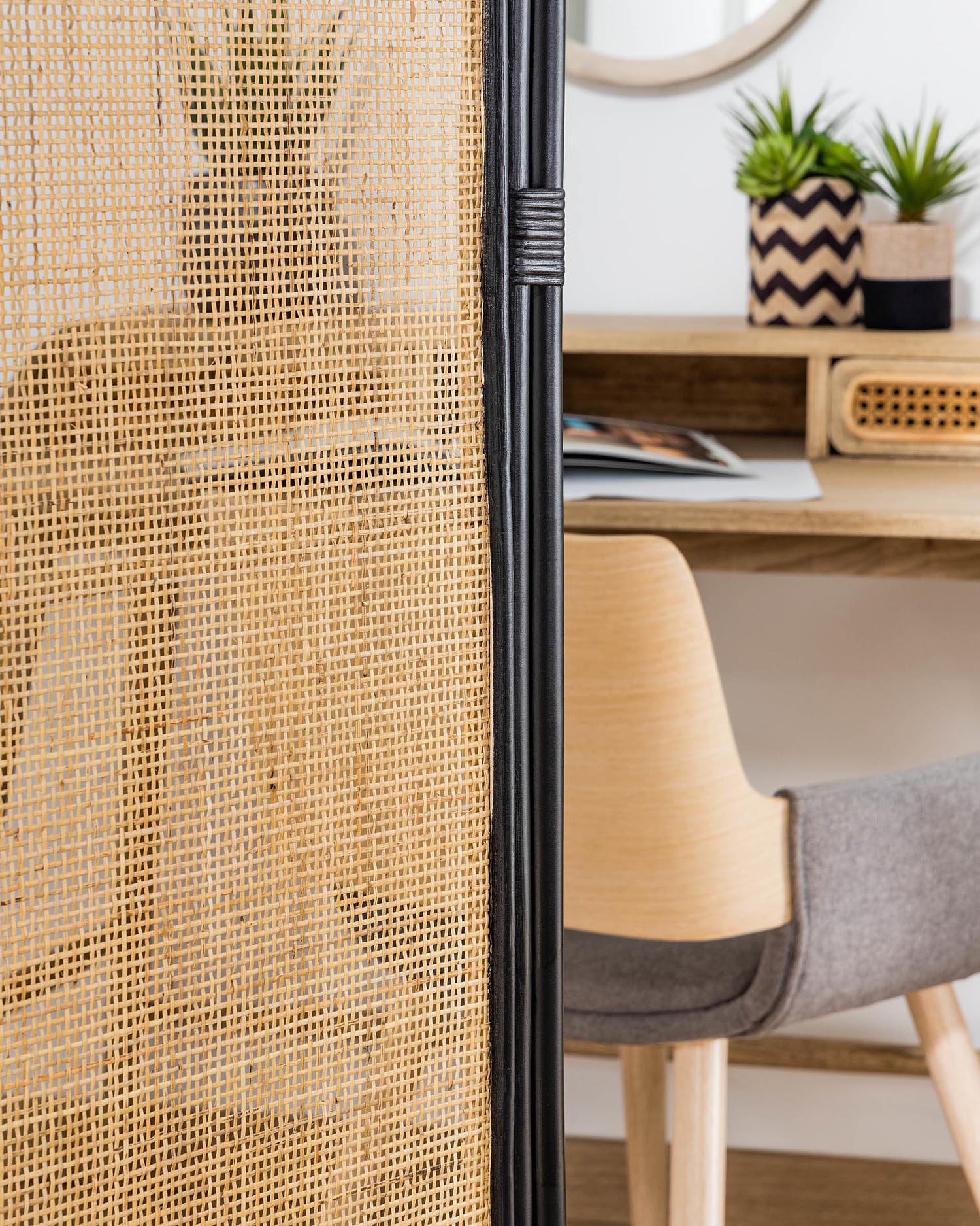Stilvoller Paravent Lalita aus Rattan von Kave Home, 150x180 cm, perfekt für natürliche Raumgestaltung und elegante Trennung.