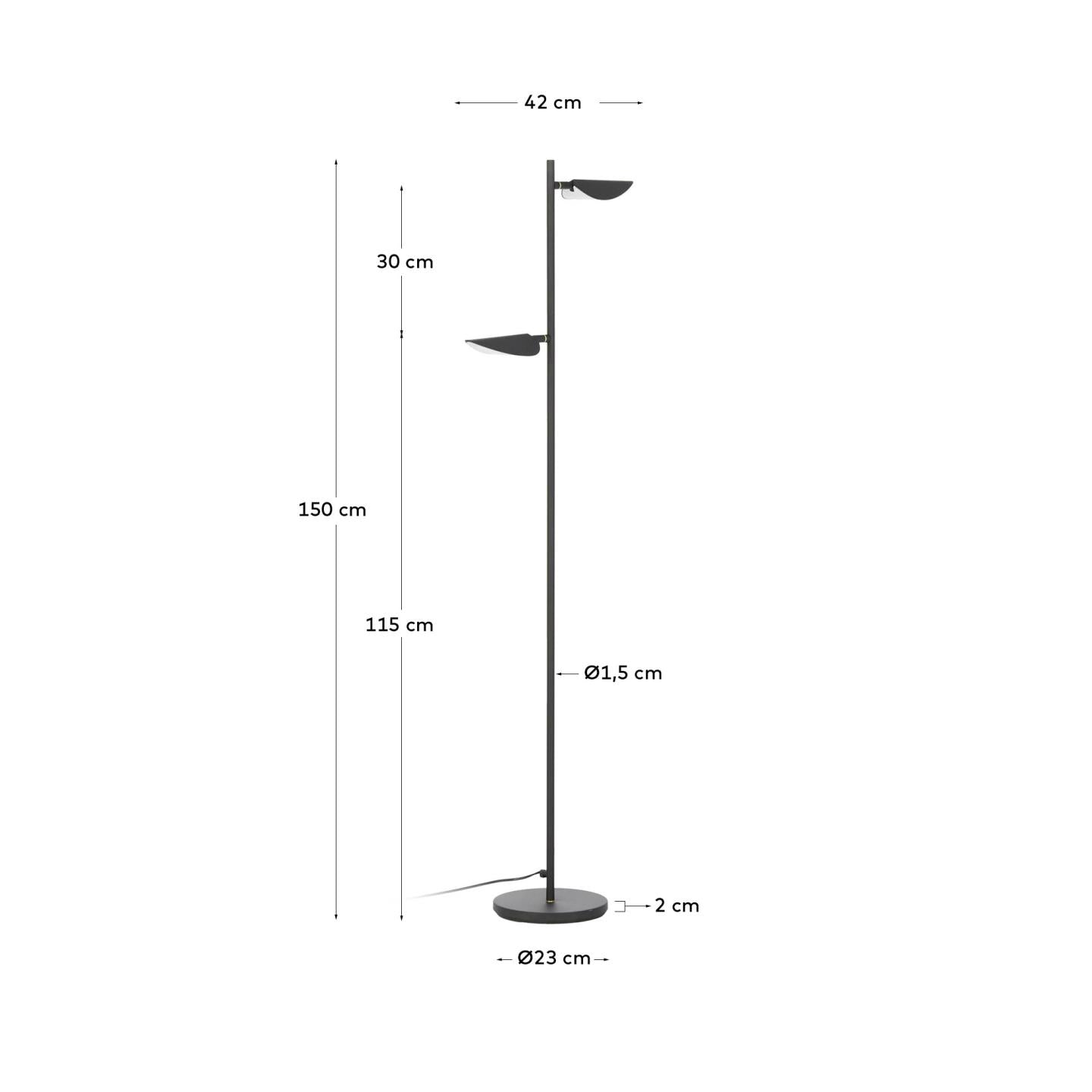 Die Veleira Stehlampe von Kave Home kombiniert stilvolles Design mit Funktionalität und bringt natürliche Wärme in Ihr Zuhause.