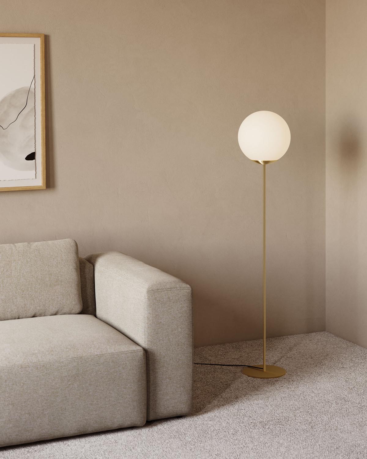 Mahala Stehlampe in Gold präsentiert im Onlineshop von KAQTU Design AG. Stehleuchte ist von Kave Home