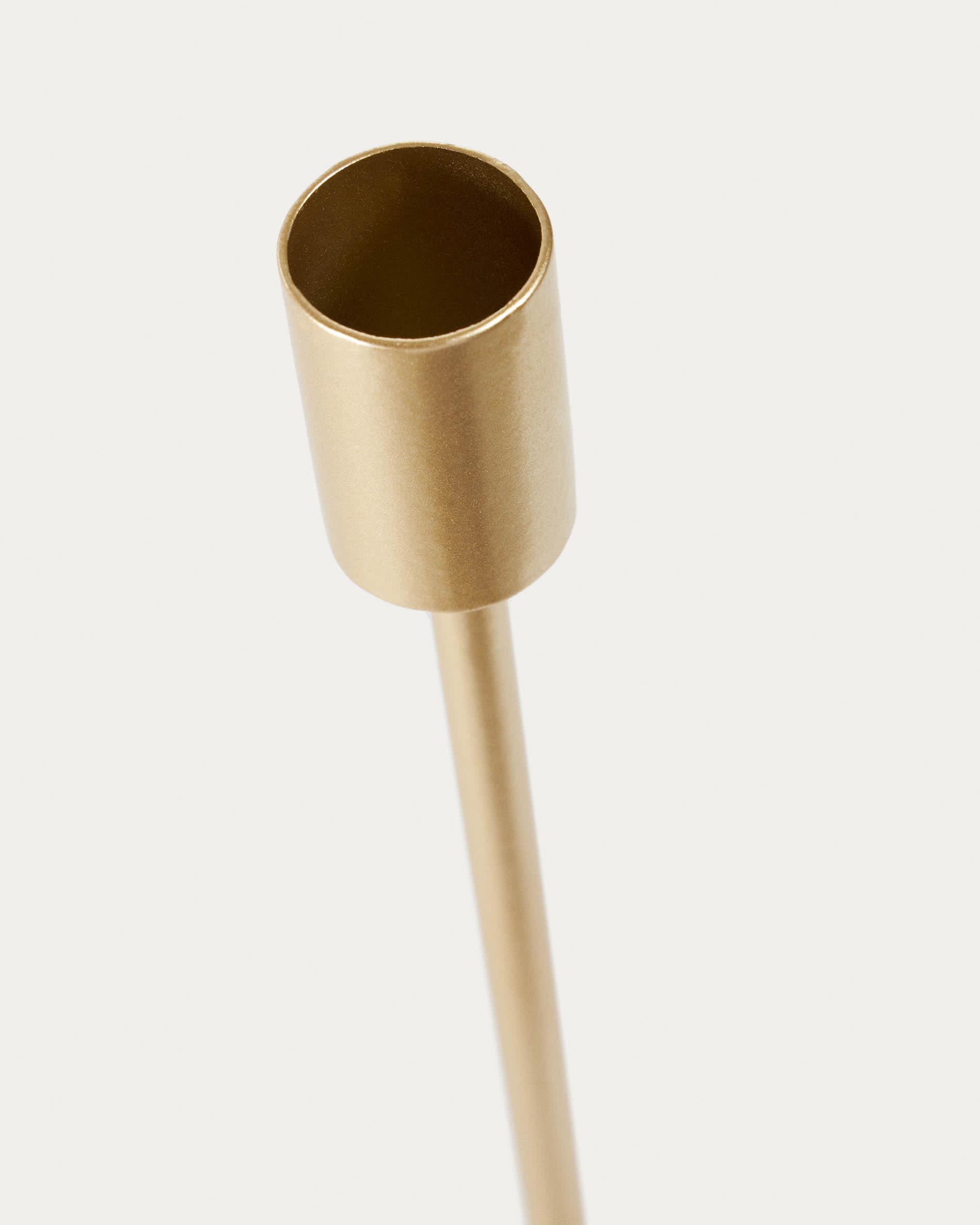 Der Babirye Kerzenhalter von Kave Home vereint modernes Design mit Eleganz und schafft eine stilvolle Atmosphäre in jedem Raum.