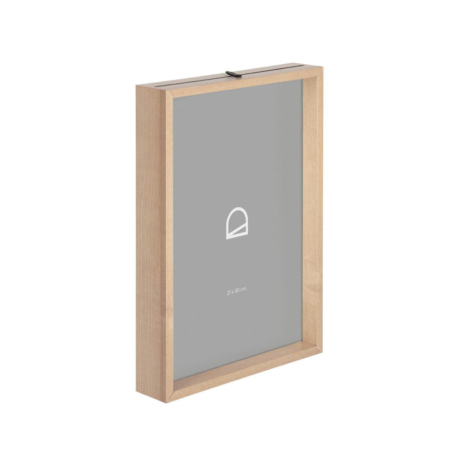 Flavina Bilderrahmen 22 x 31 cm in Natur präsentiert im Onlineshop von KAQTU Design AG. Bild ist von Kave Home