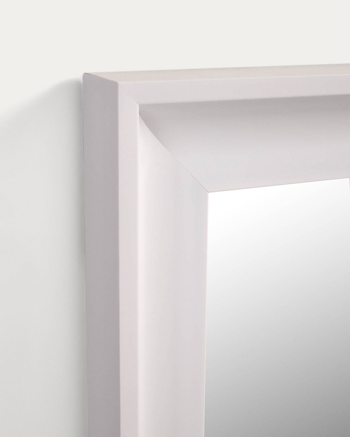 Romila Spiegel weiss 52 x 152,5 cm in Weiss präsentiert im Onlineshop von KAQTU Design AG. Wandspiegel ist von Kave Home