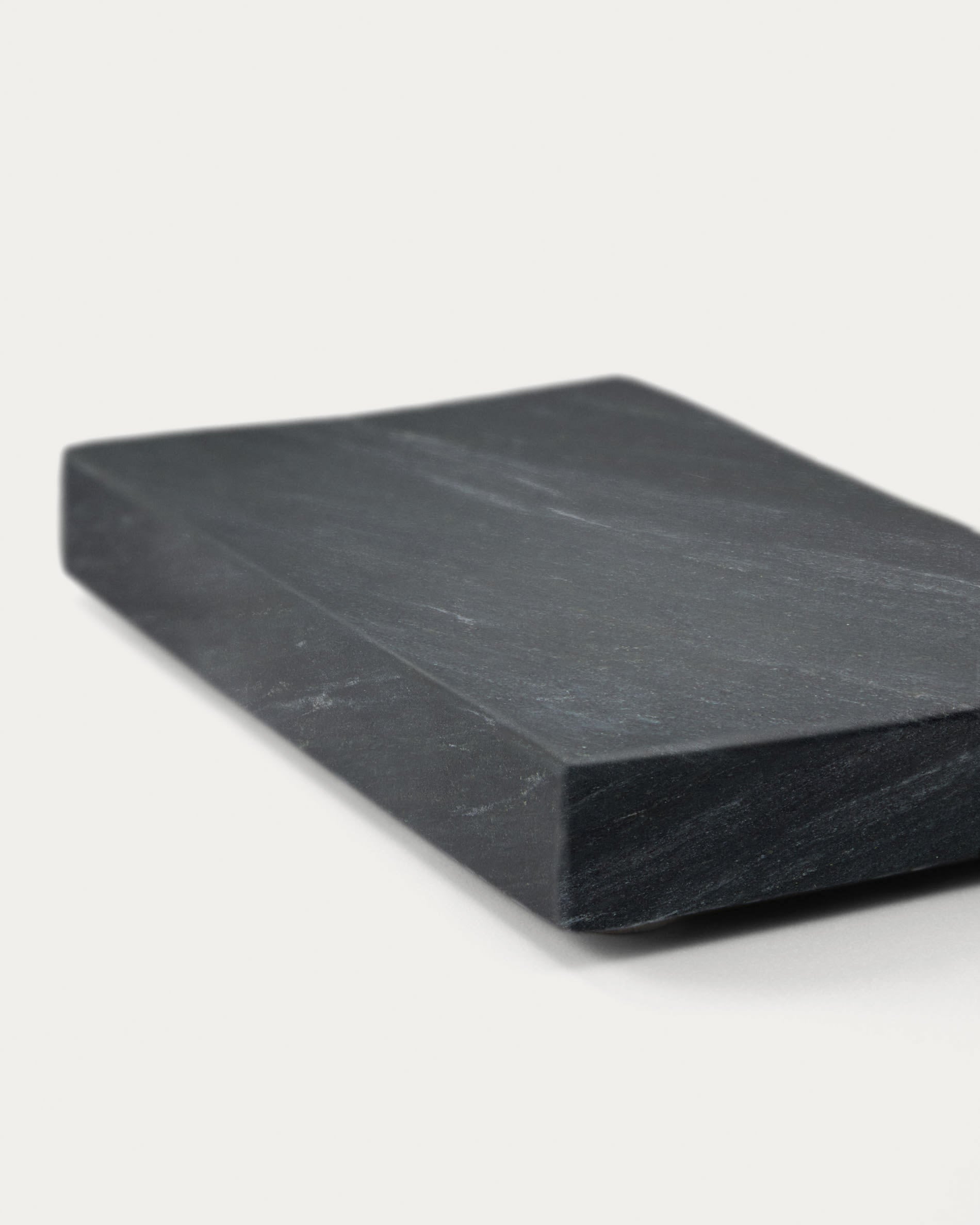 Aixa Seifenschale aus Marmor in Mehrfarbig präsentiert im Onlineshop von KAQTU Design AG. Badzubehör ist von Kave Home