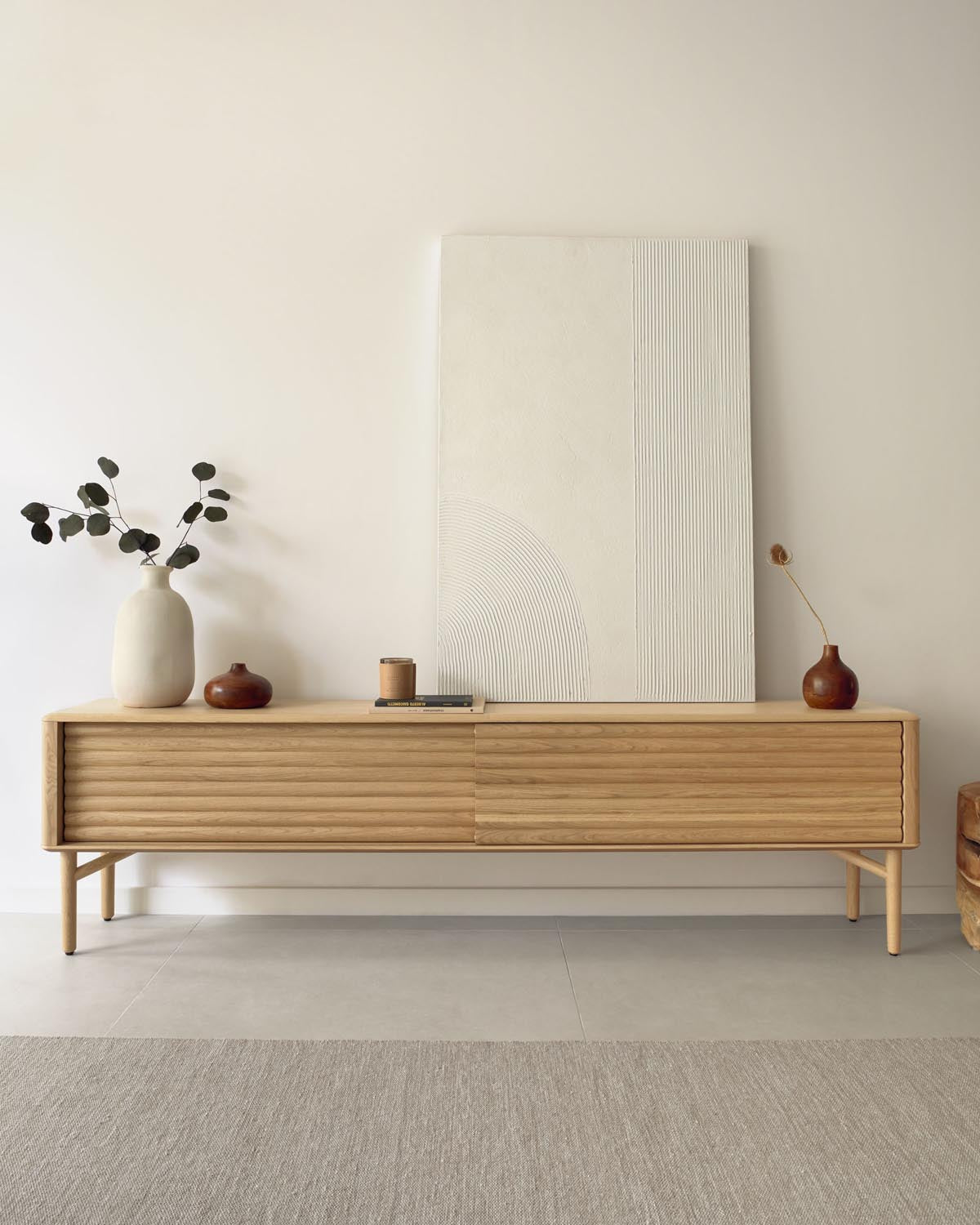 Adelta Bild mit weißen Linien 80 x 110 cm in Weiß präsentiert im Onlineshop von KAQTU Design AG. Bild ist von Kave Home