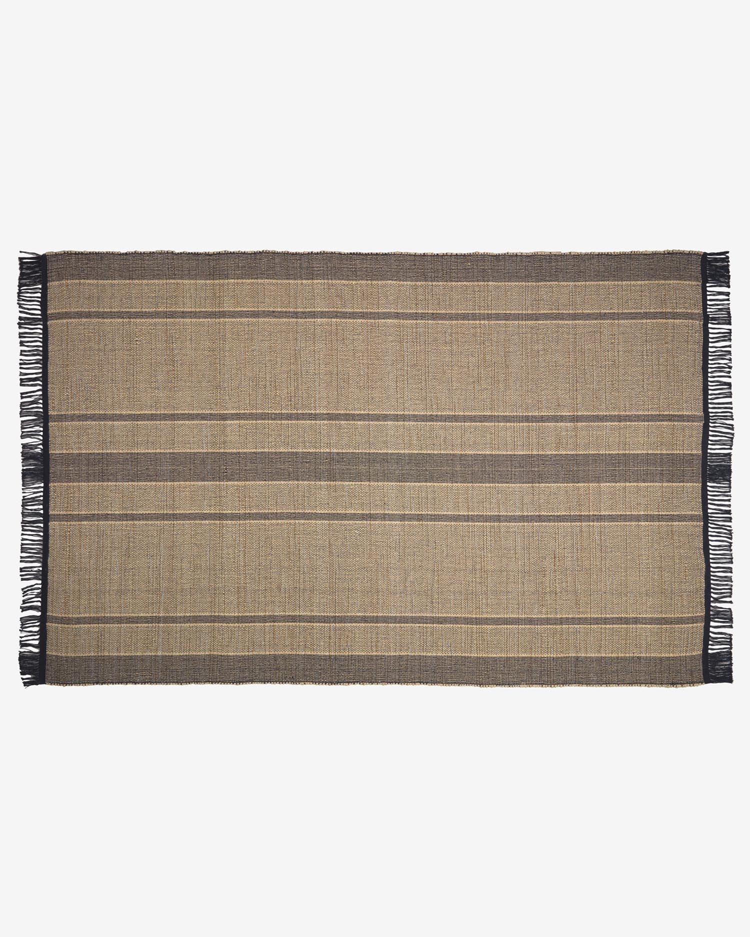 Eleganter, schwarzer Brunilda Teppich (200x300 cm) aus Naturfasern: stilvoll, nachhaltig, pflegeleicht, zeitlos.